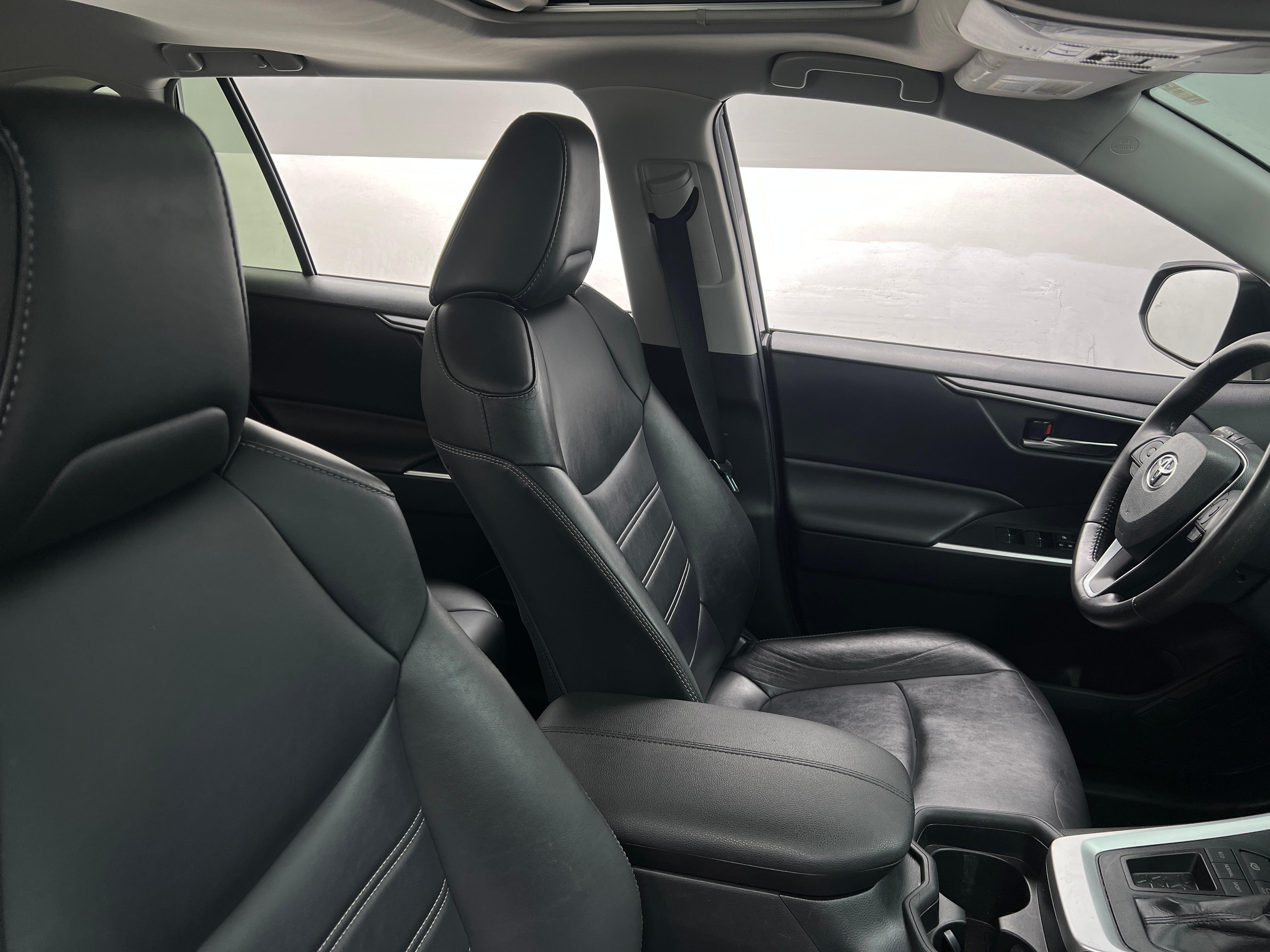 2019 Toyota RAV4 XLE Premium 2