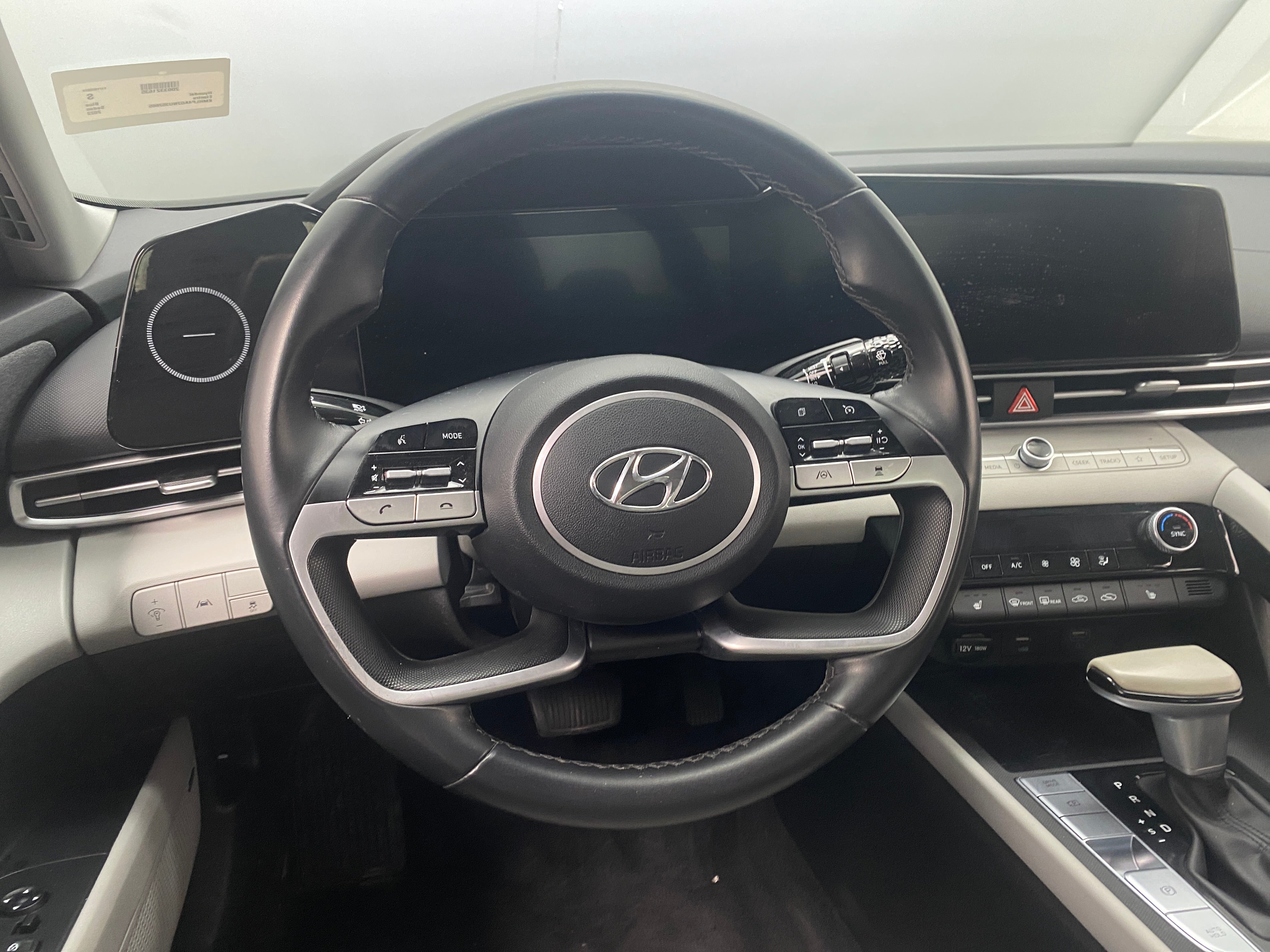 2022 Hyundai Elantra Limited Edition 4