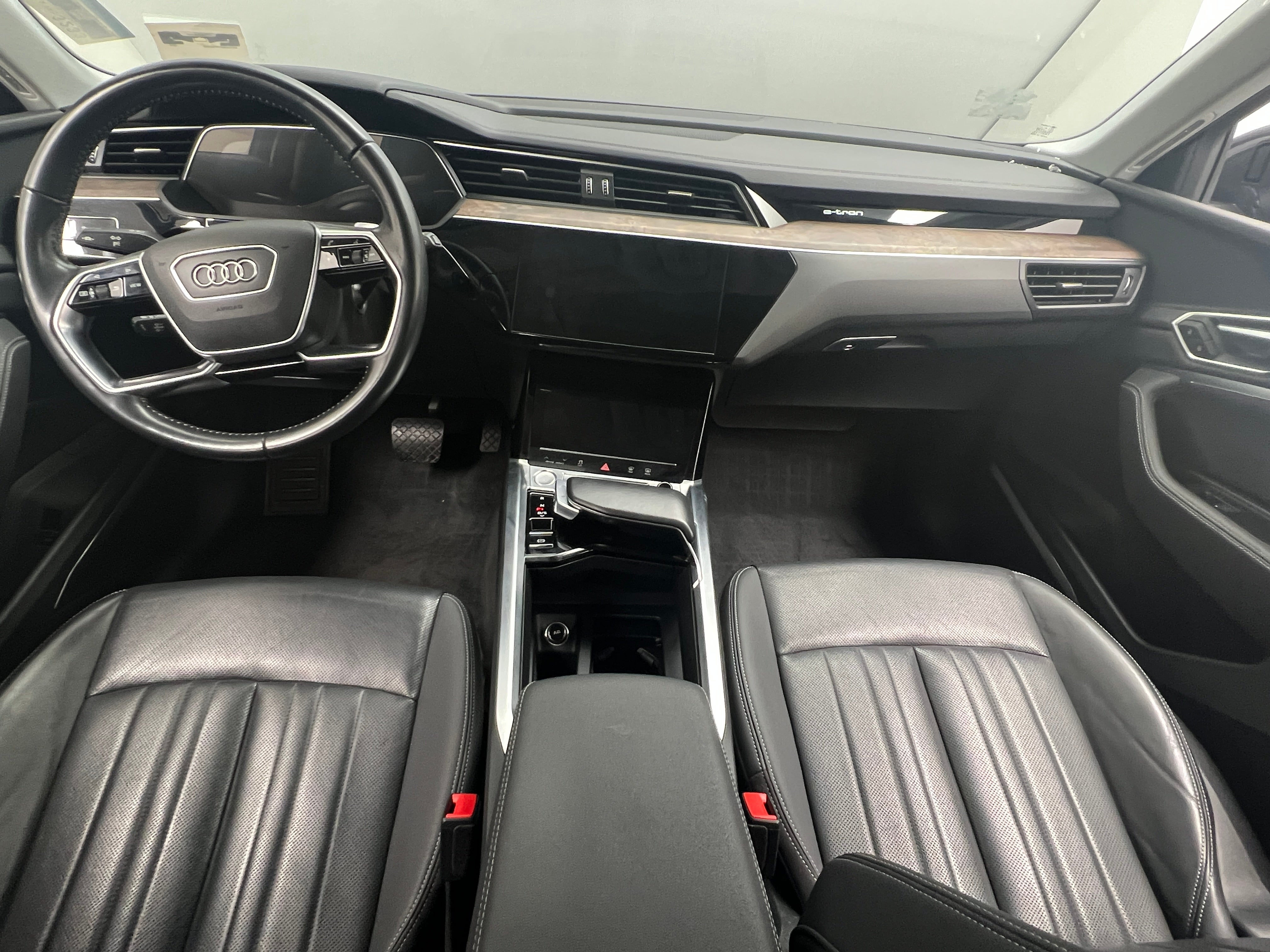 2019 Audi e-tron Premium Plus 3