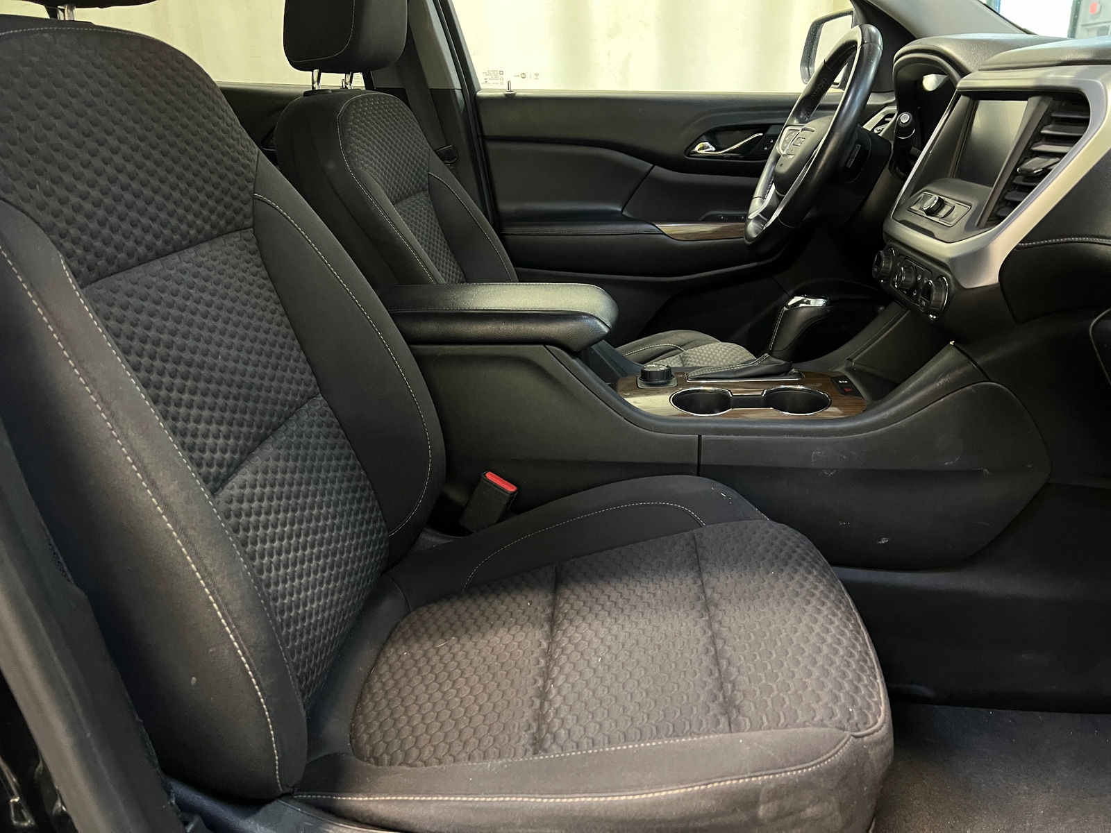 Thumbnail: 2017 GMC Acadia - 2