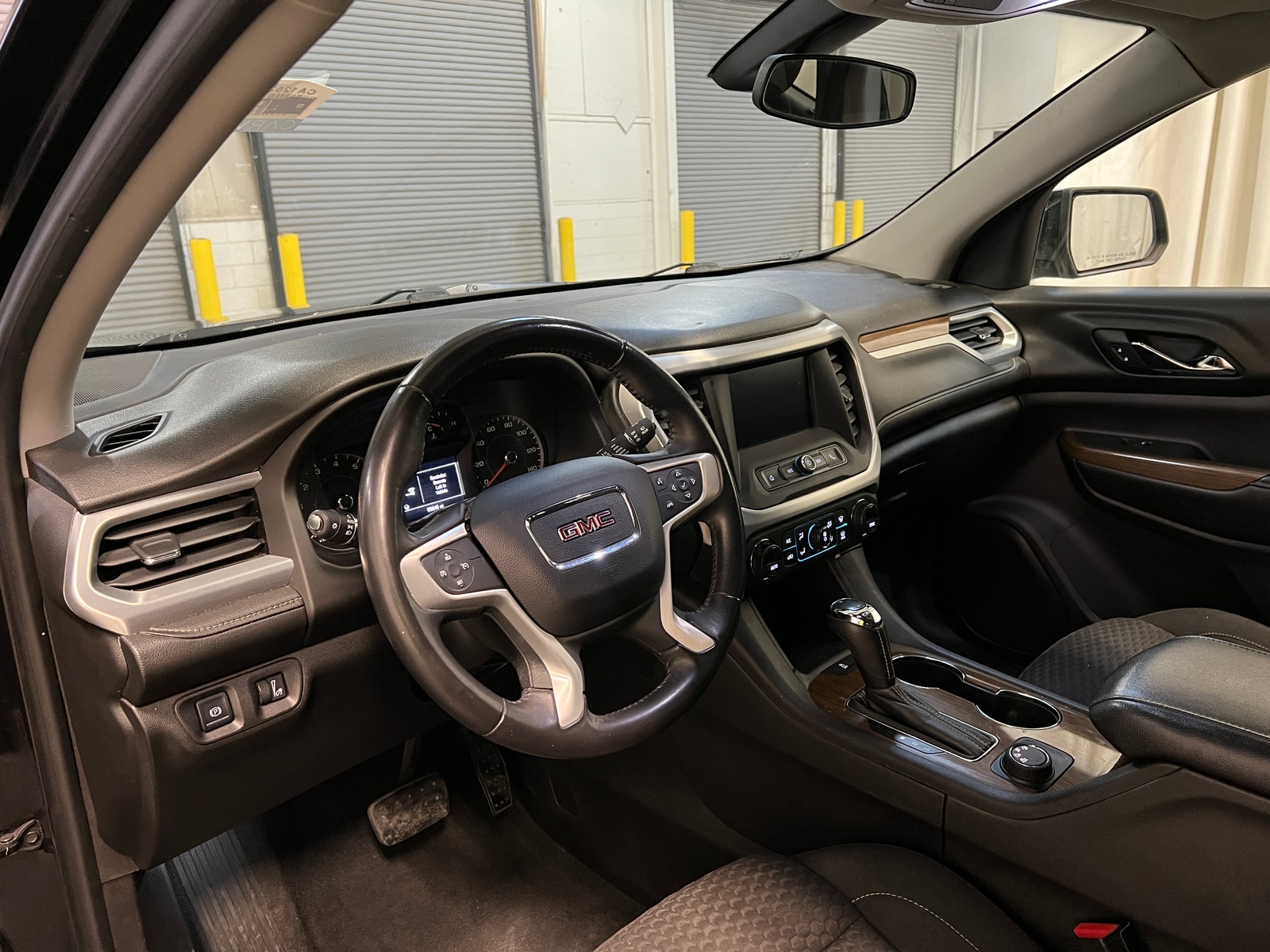 Thumbnail: 2017 GMC Acadia - 3