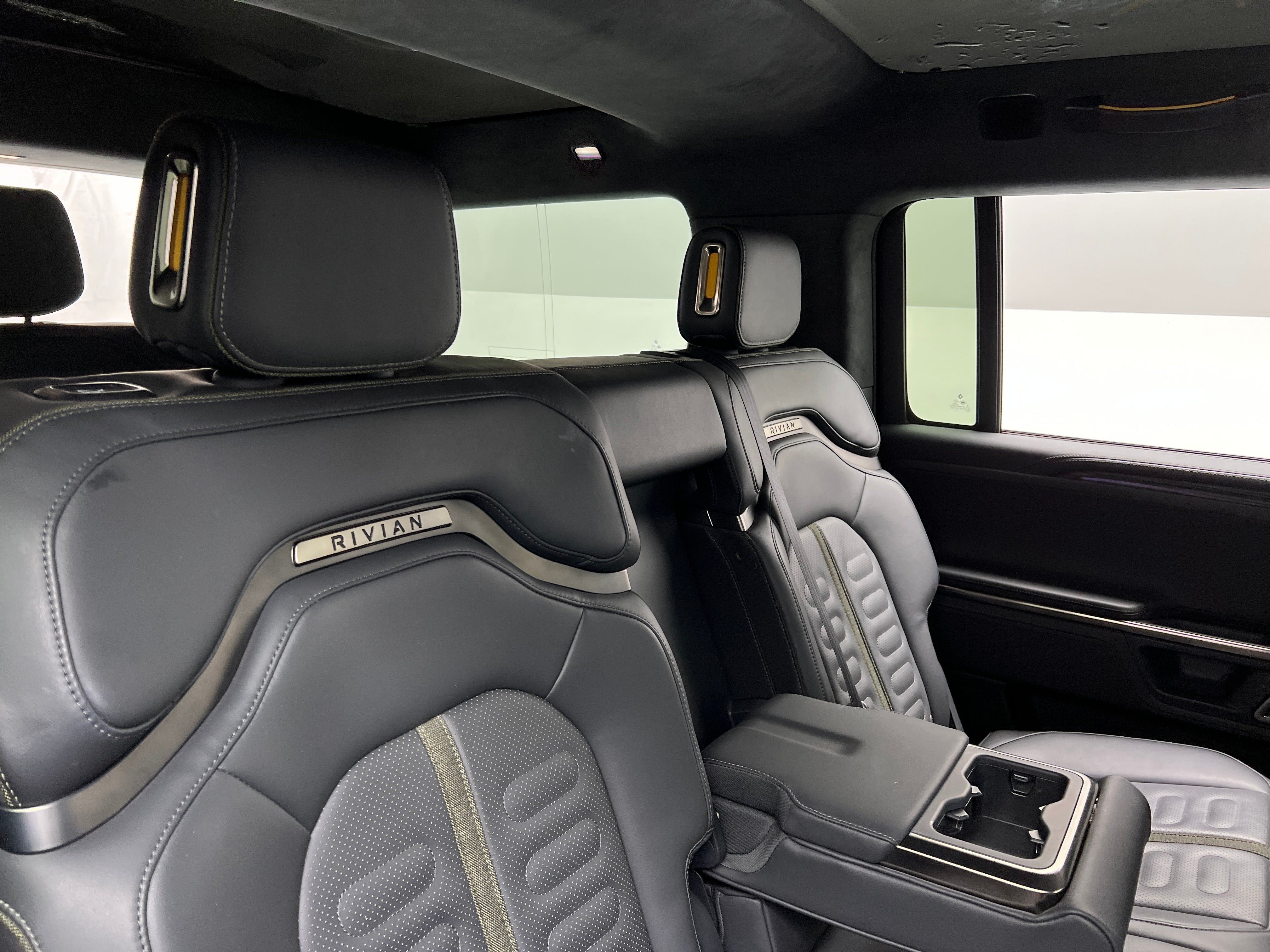 2022 Rivian R1S Launch Edition 6