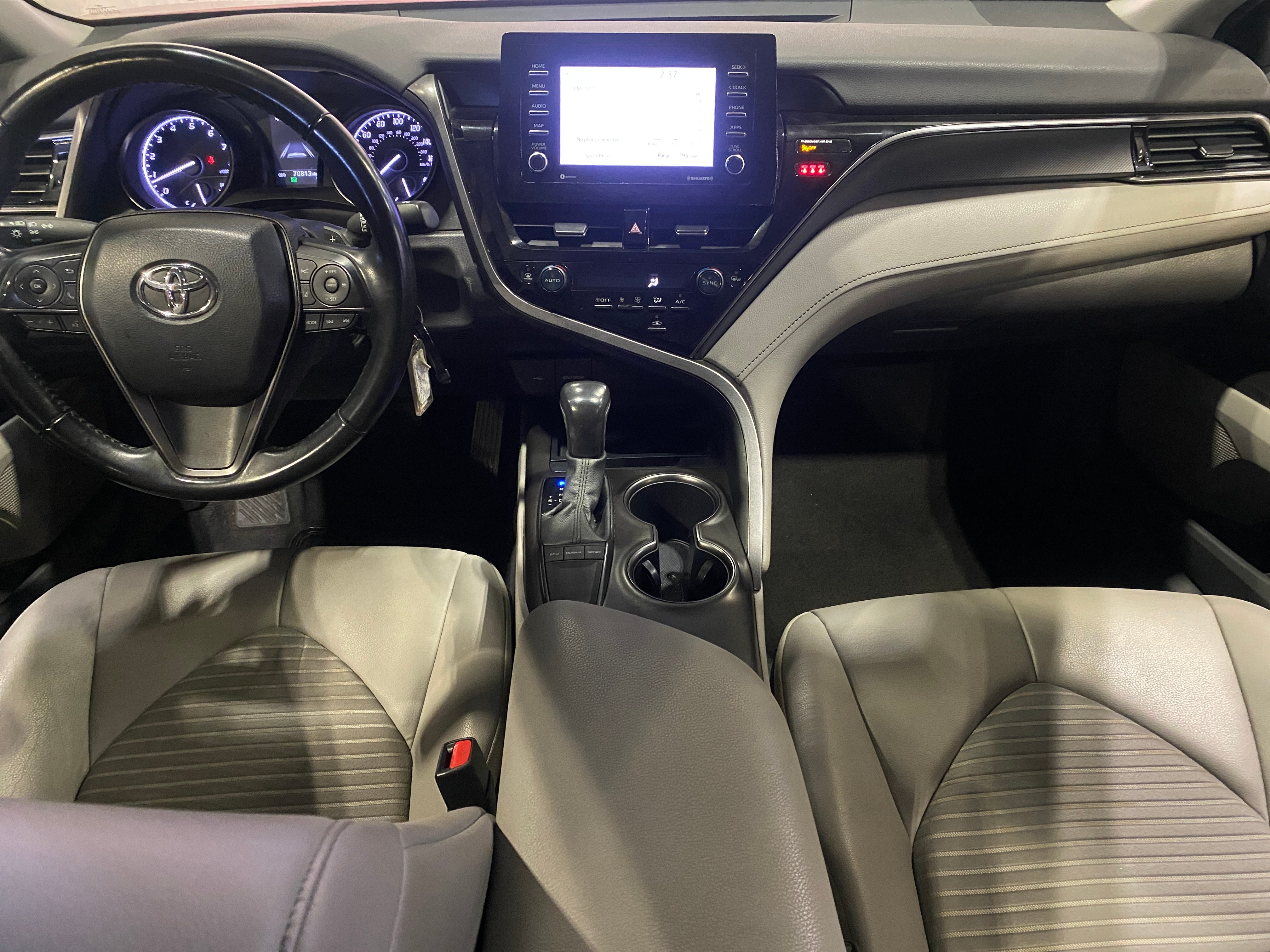 2022 Toyota Camry SE 3