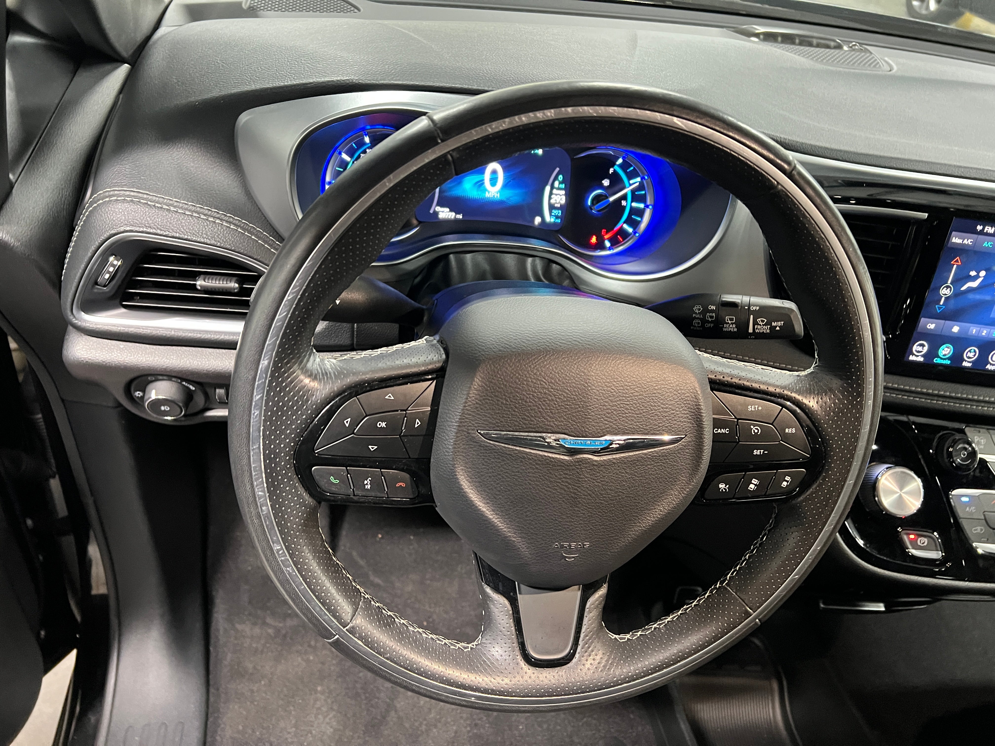 2020 Chrysler Pacifica Hybrid Limited 4