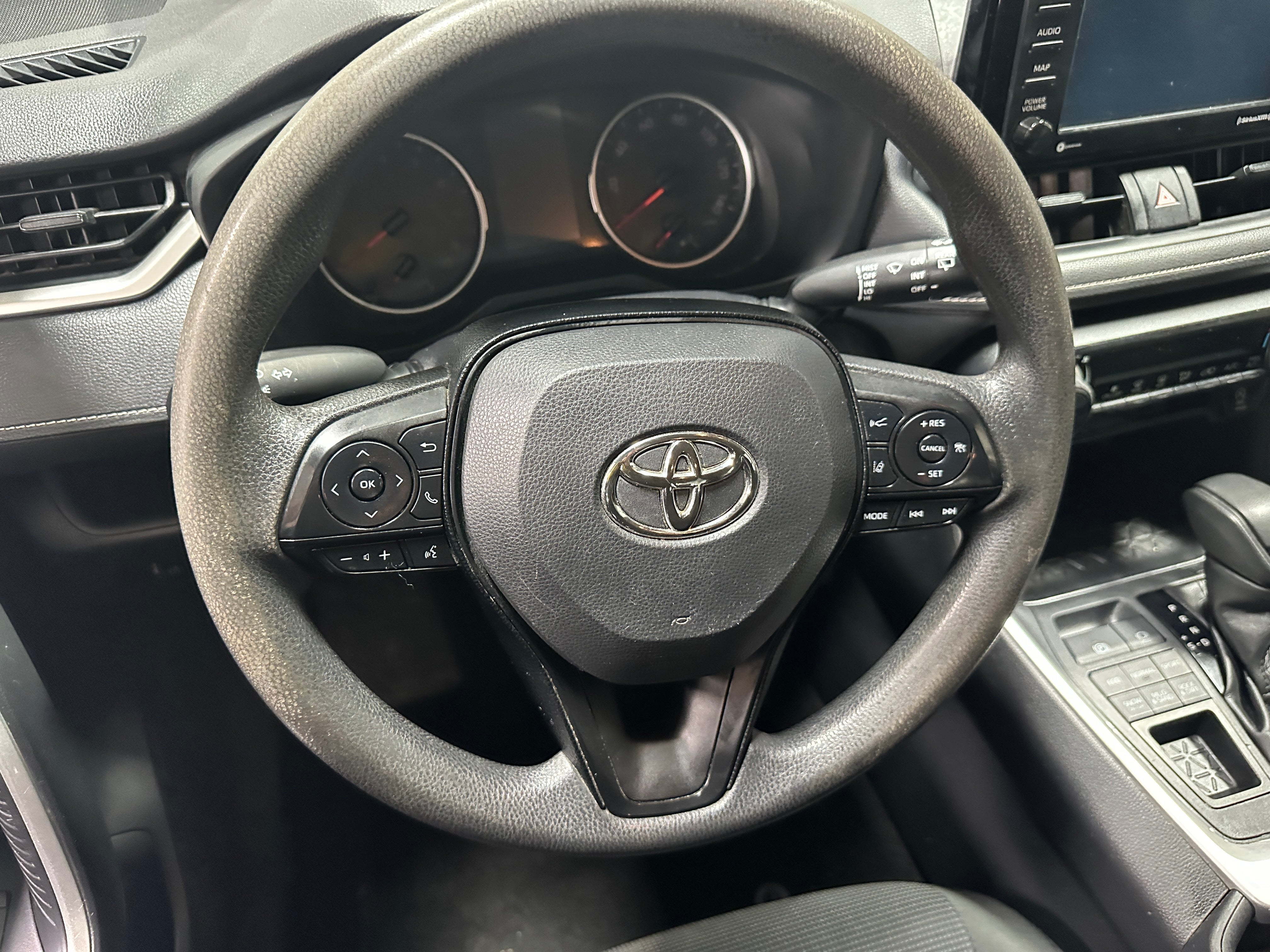 2020 Toyota RAV4 LE 5