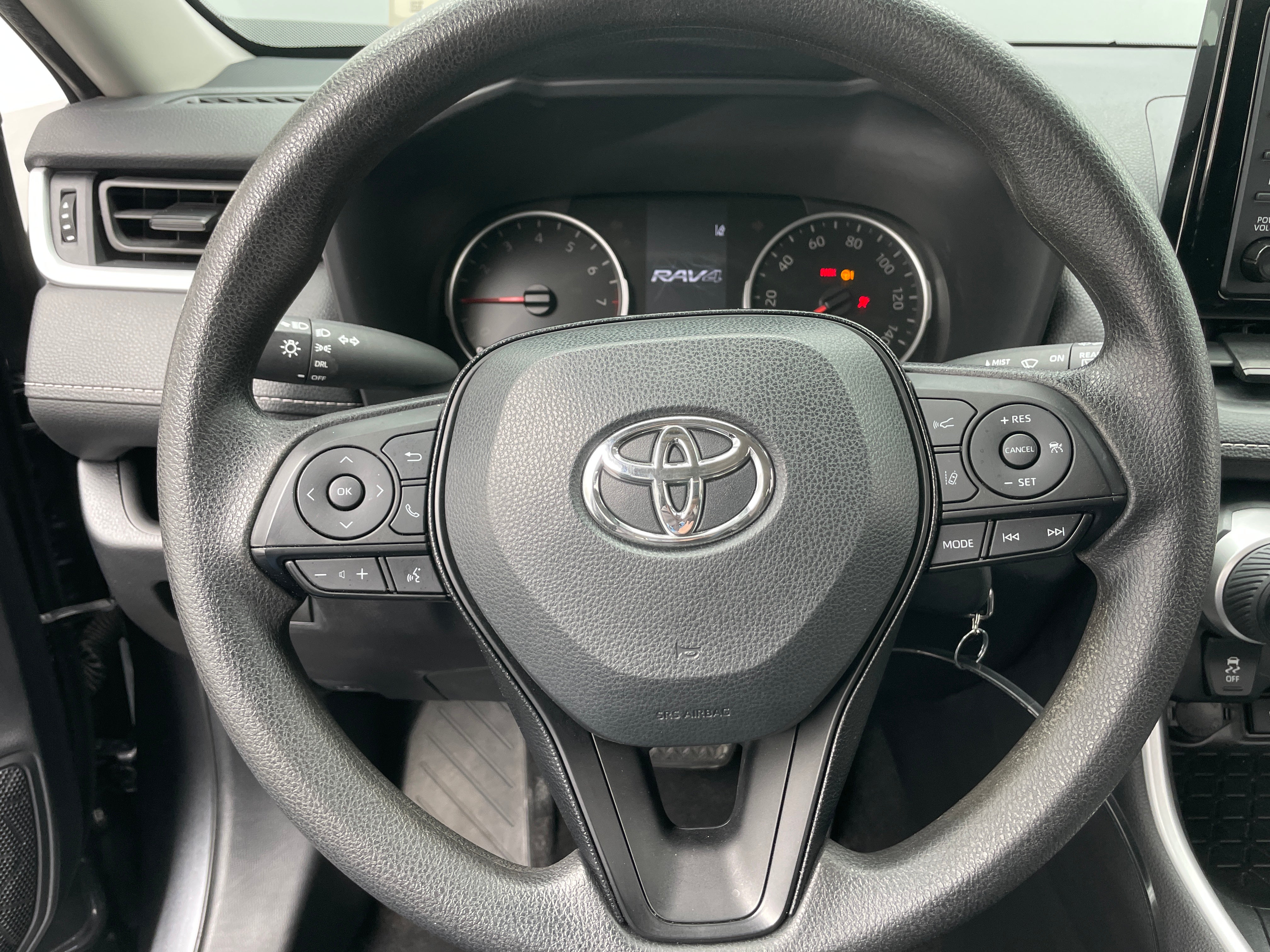 2020 Toyota RAV4 LE 5