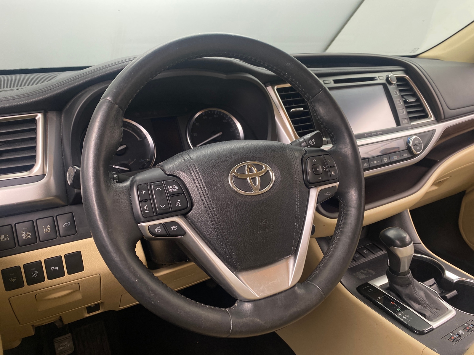 Thumbnail: 2016 Toyota Highlander - 5
