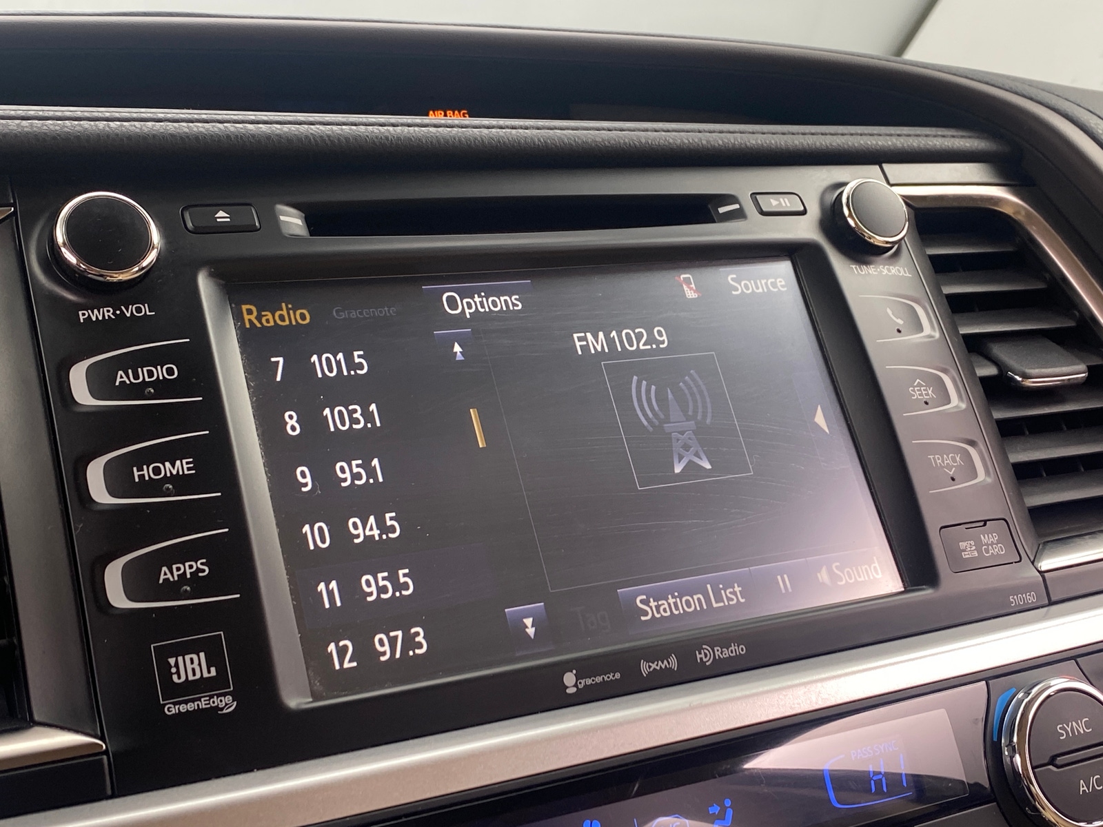 Thumbnail: 2016 Toyota Highlander - 4