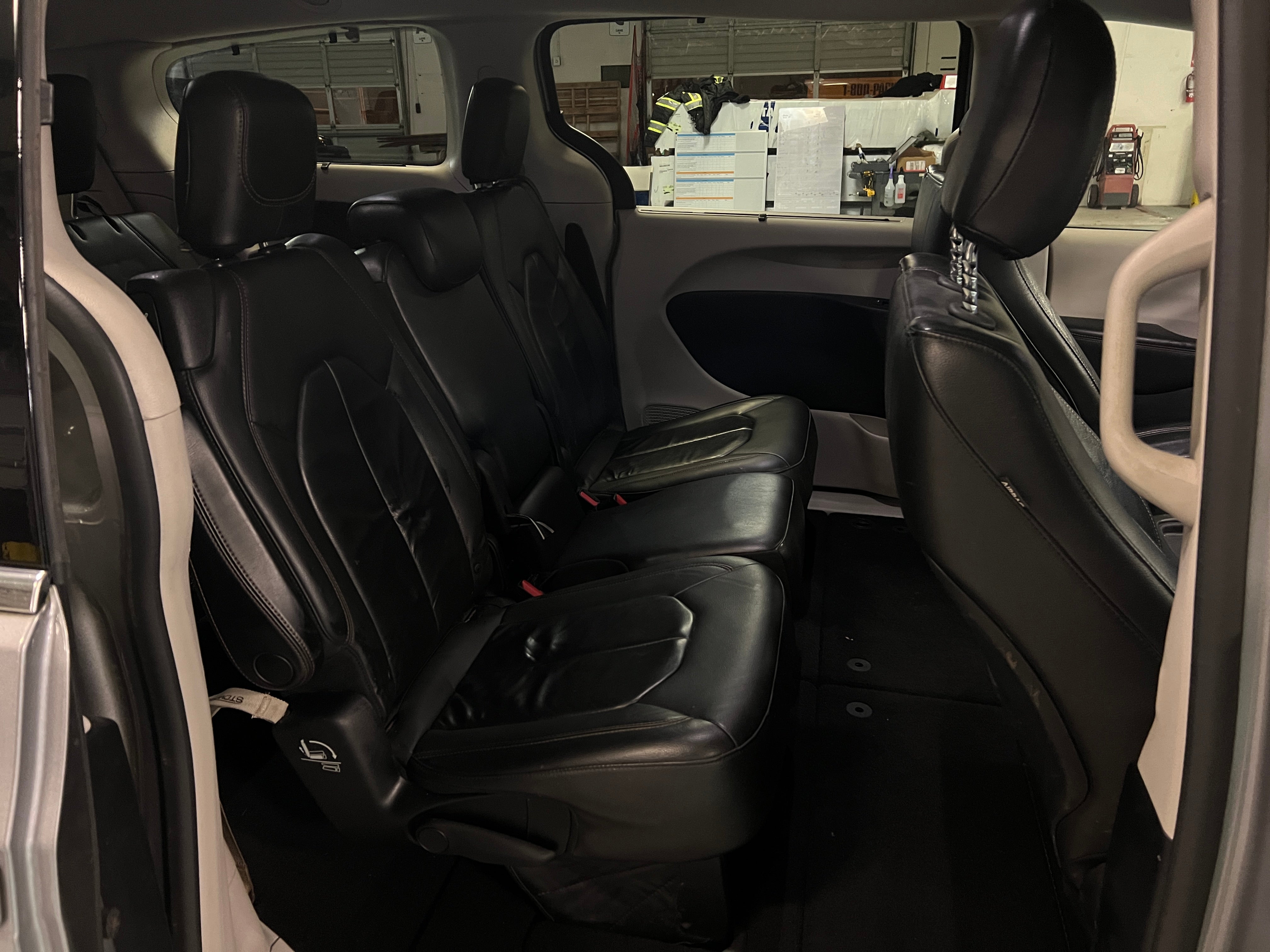 2017 Chrysler Pacifica Touring L 6