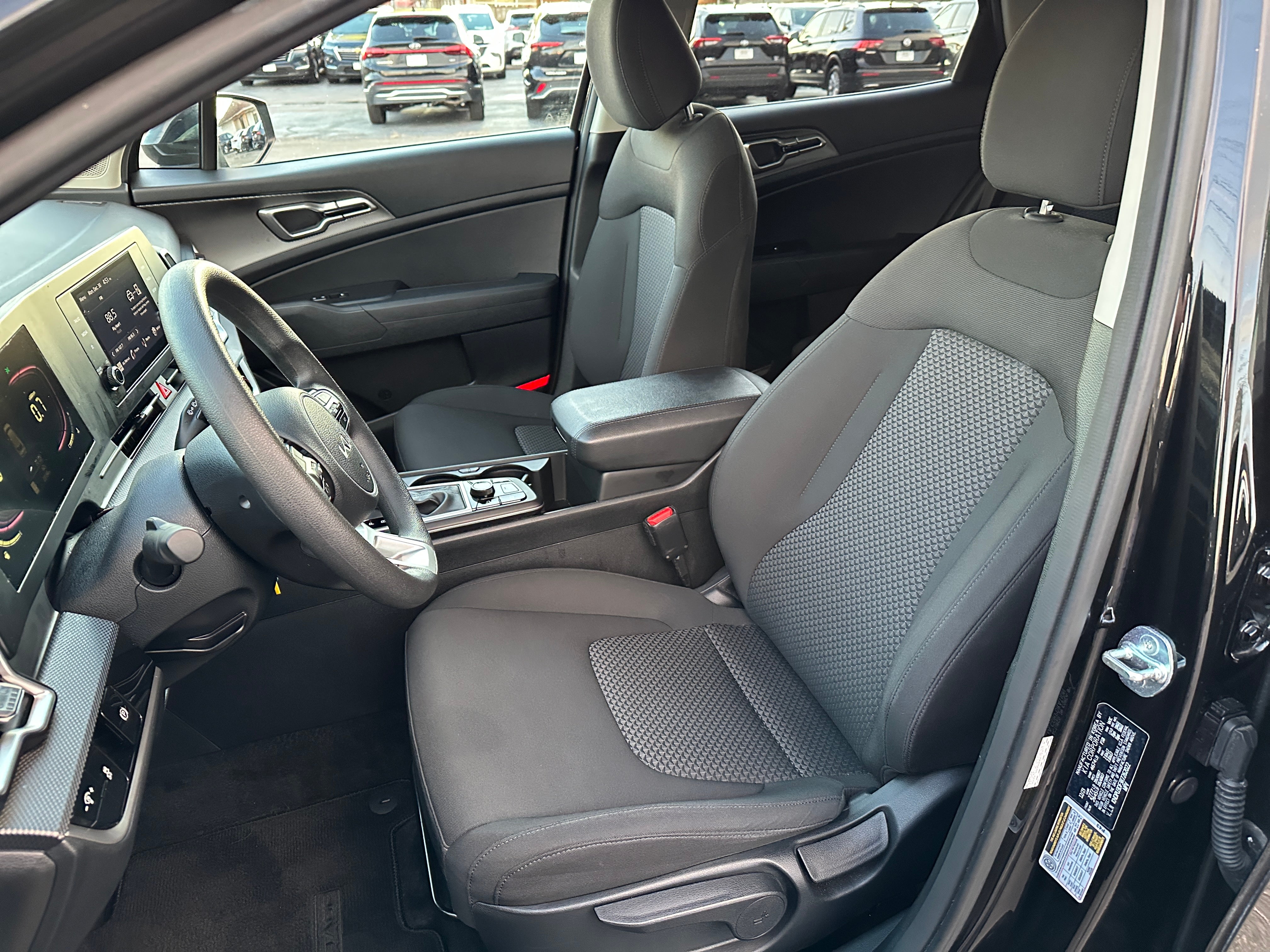 2024 Kia Sportage LX 2