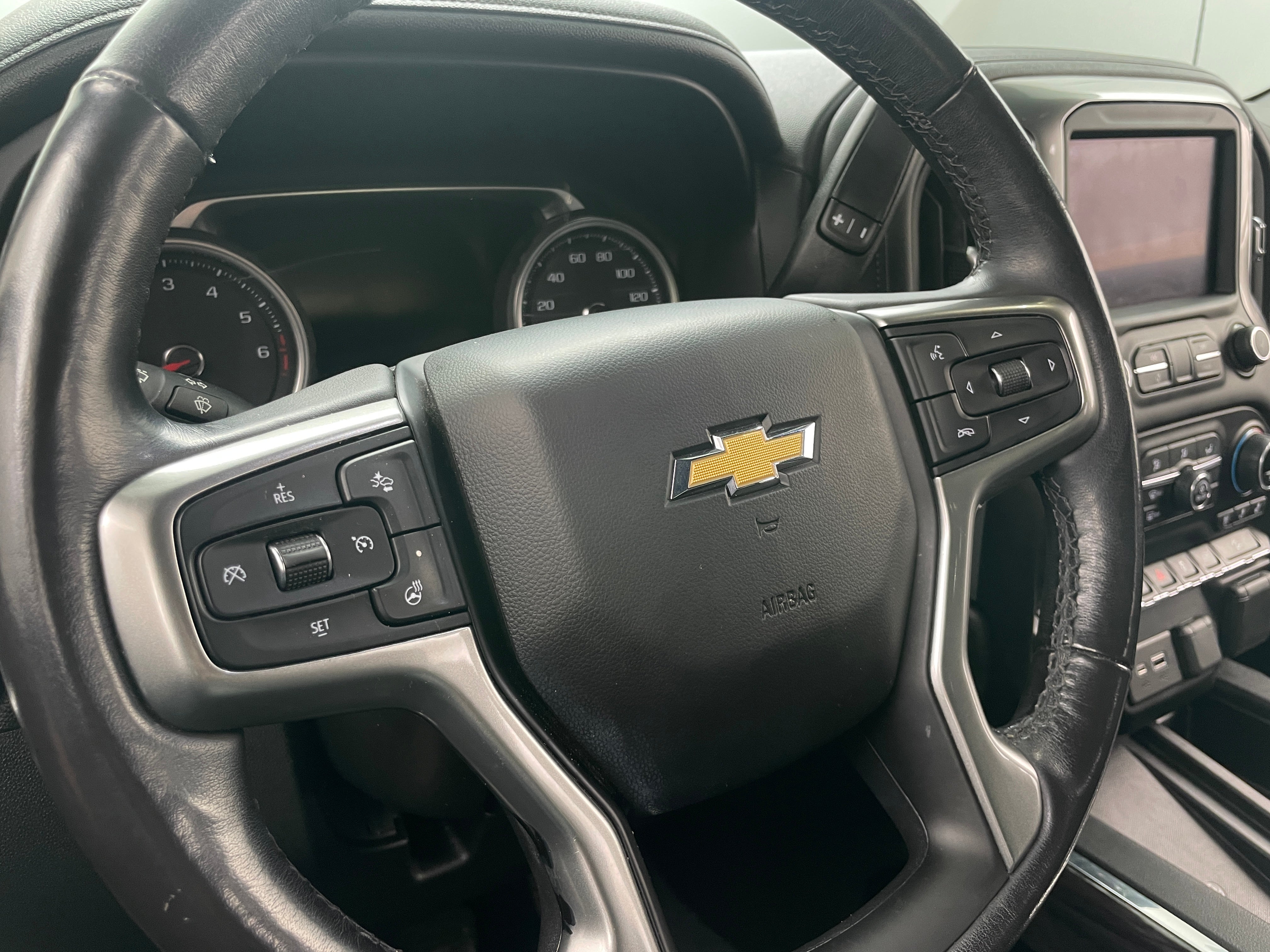 2021 Chevrolet Silverado 1500 LTZ 4