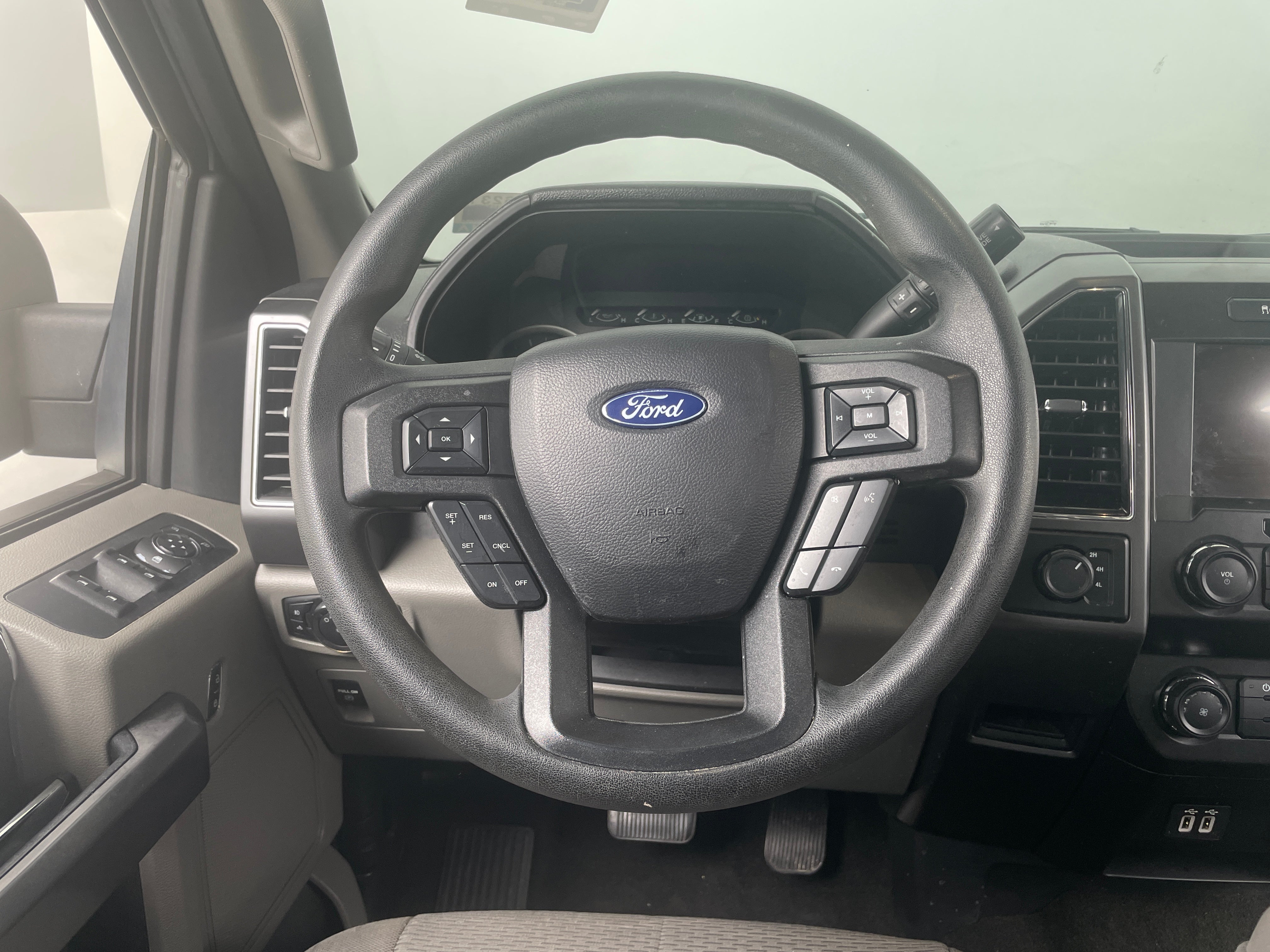 2019 Ford Econoline E-150 5