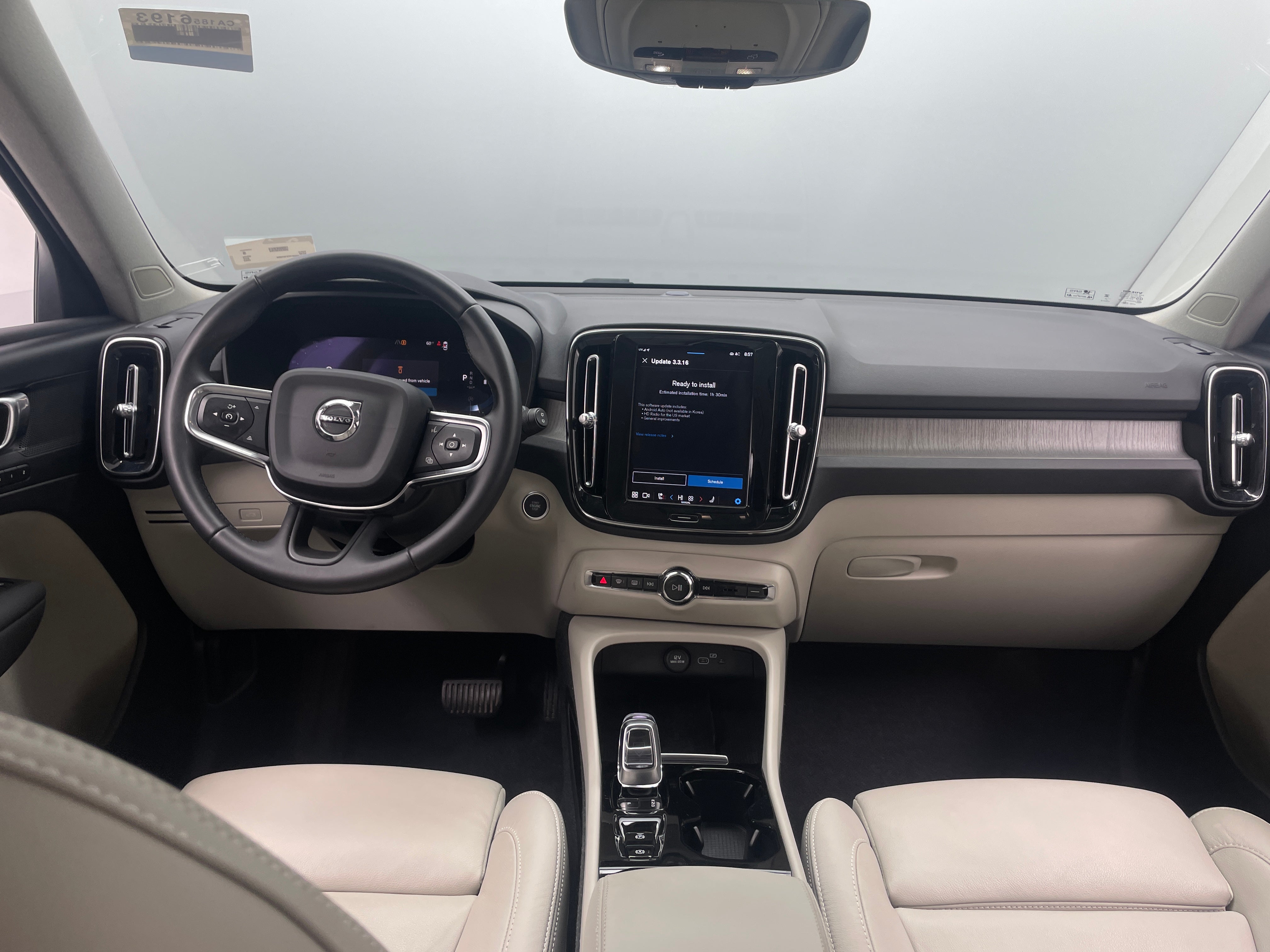 2023 Volvo XC40 B5 Plus 2