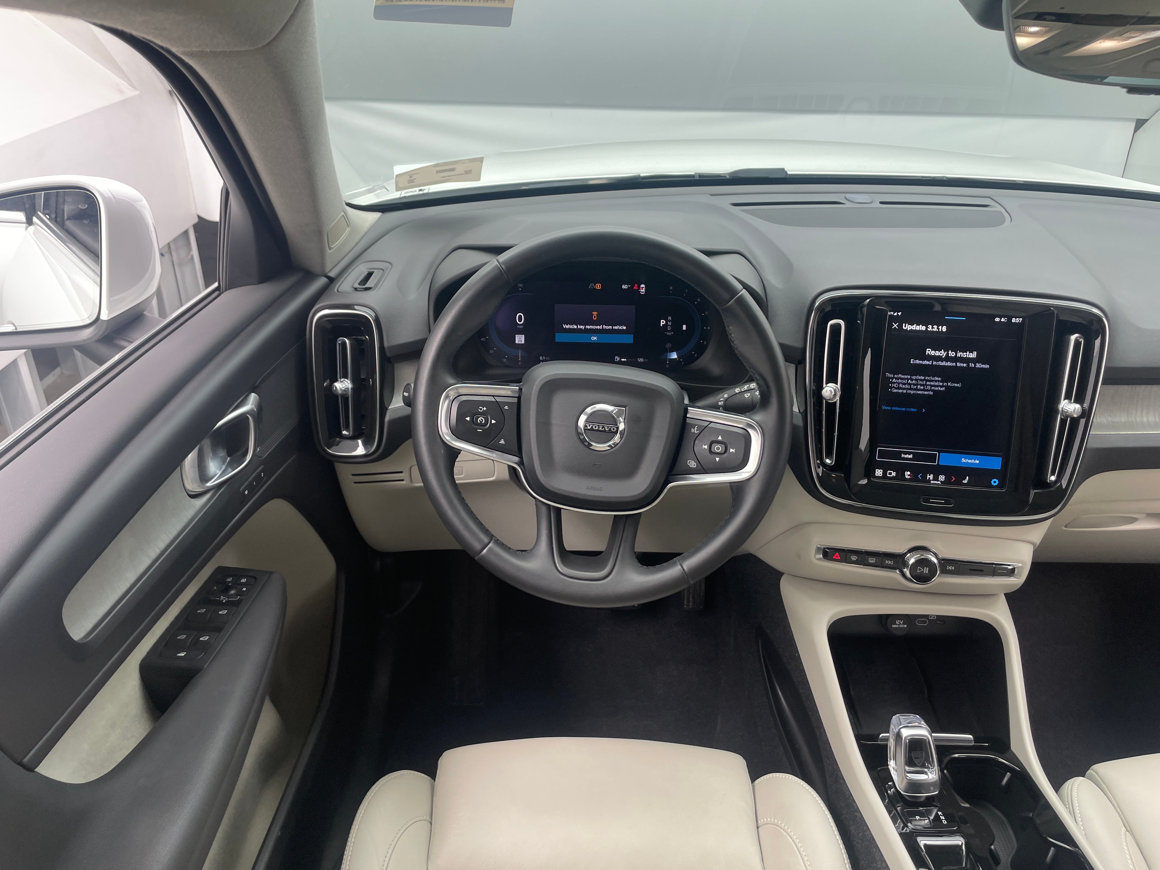 2023 Volvo XC40 B5 Plus 4