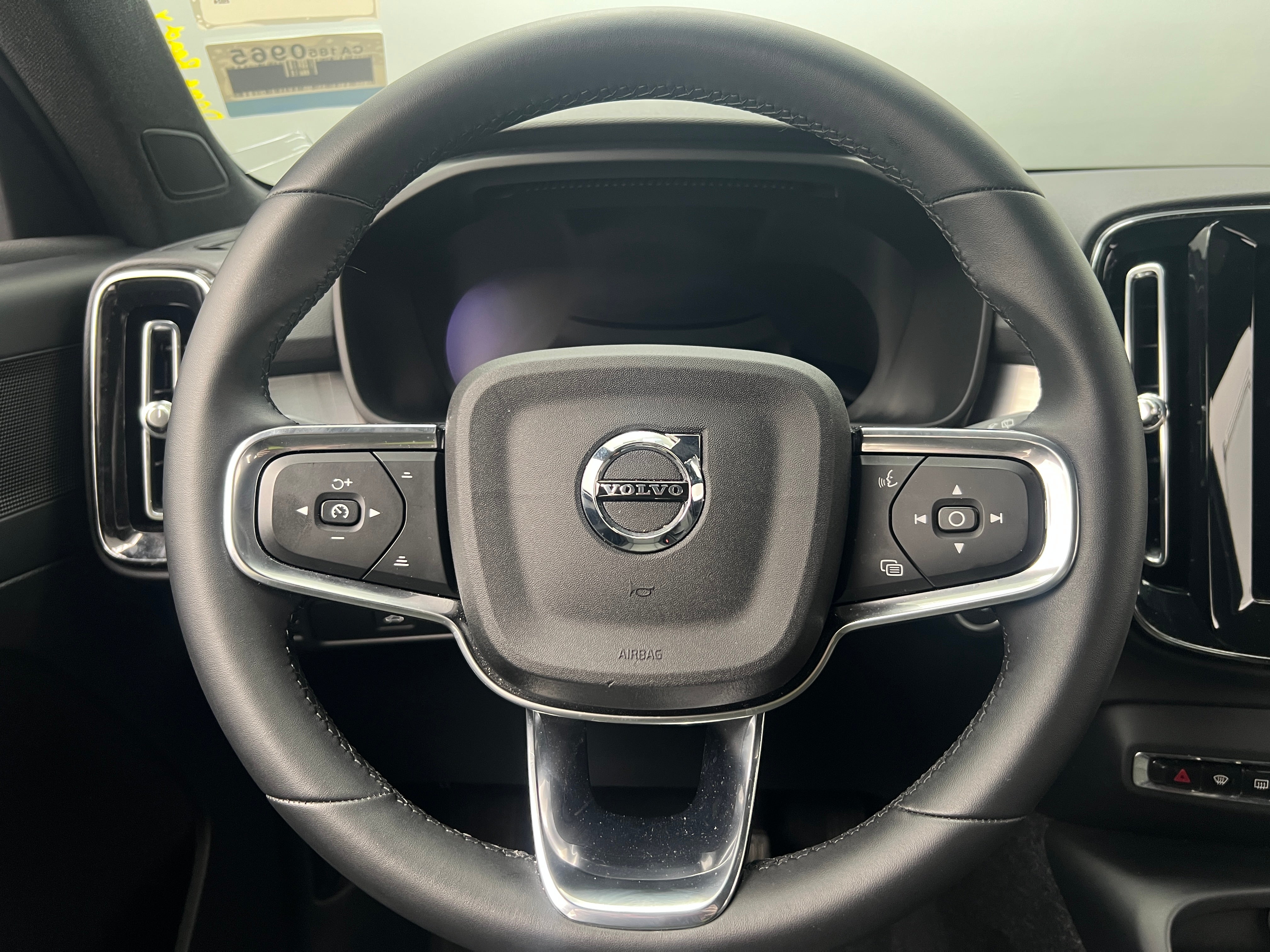 2024 Volvo XC40 B5 Core 5