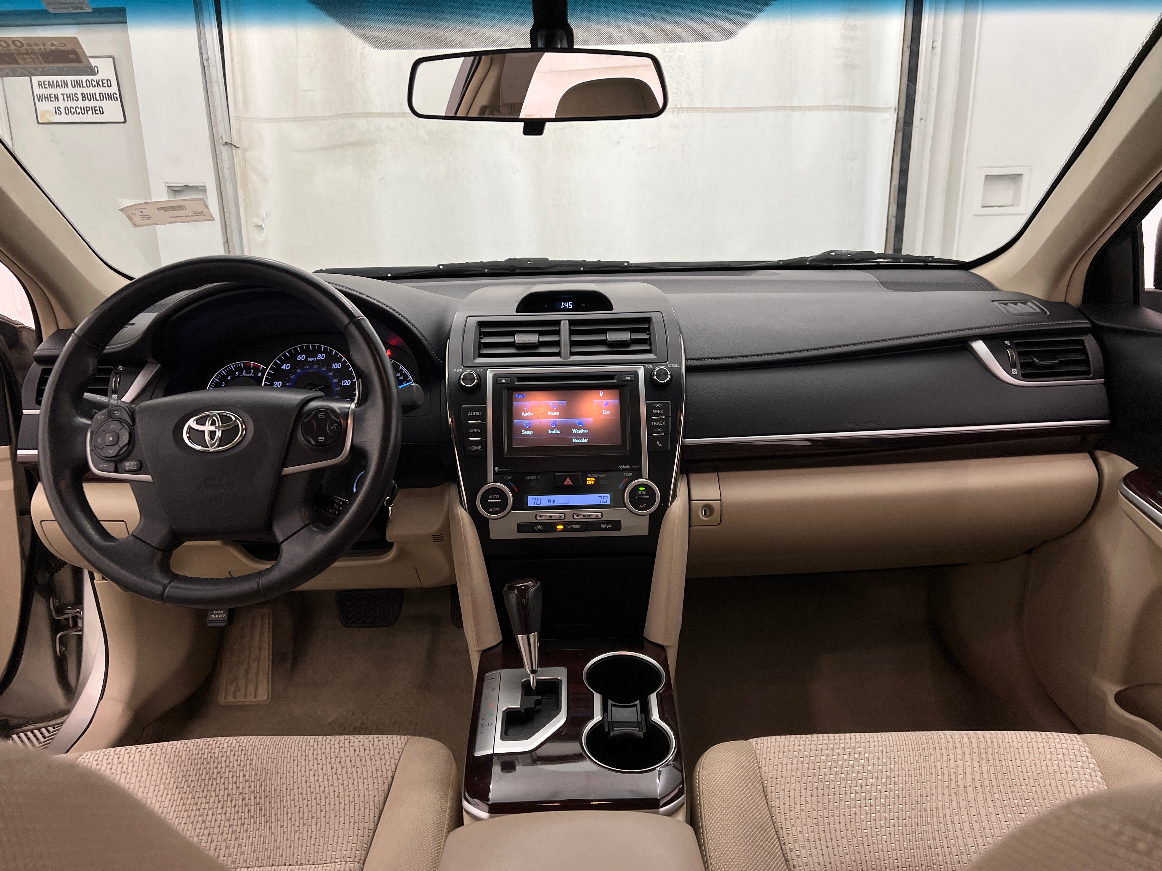 2014 Toyota Camry XLE 3