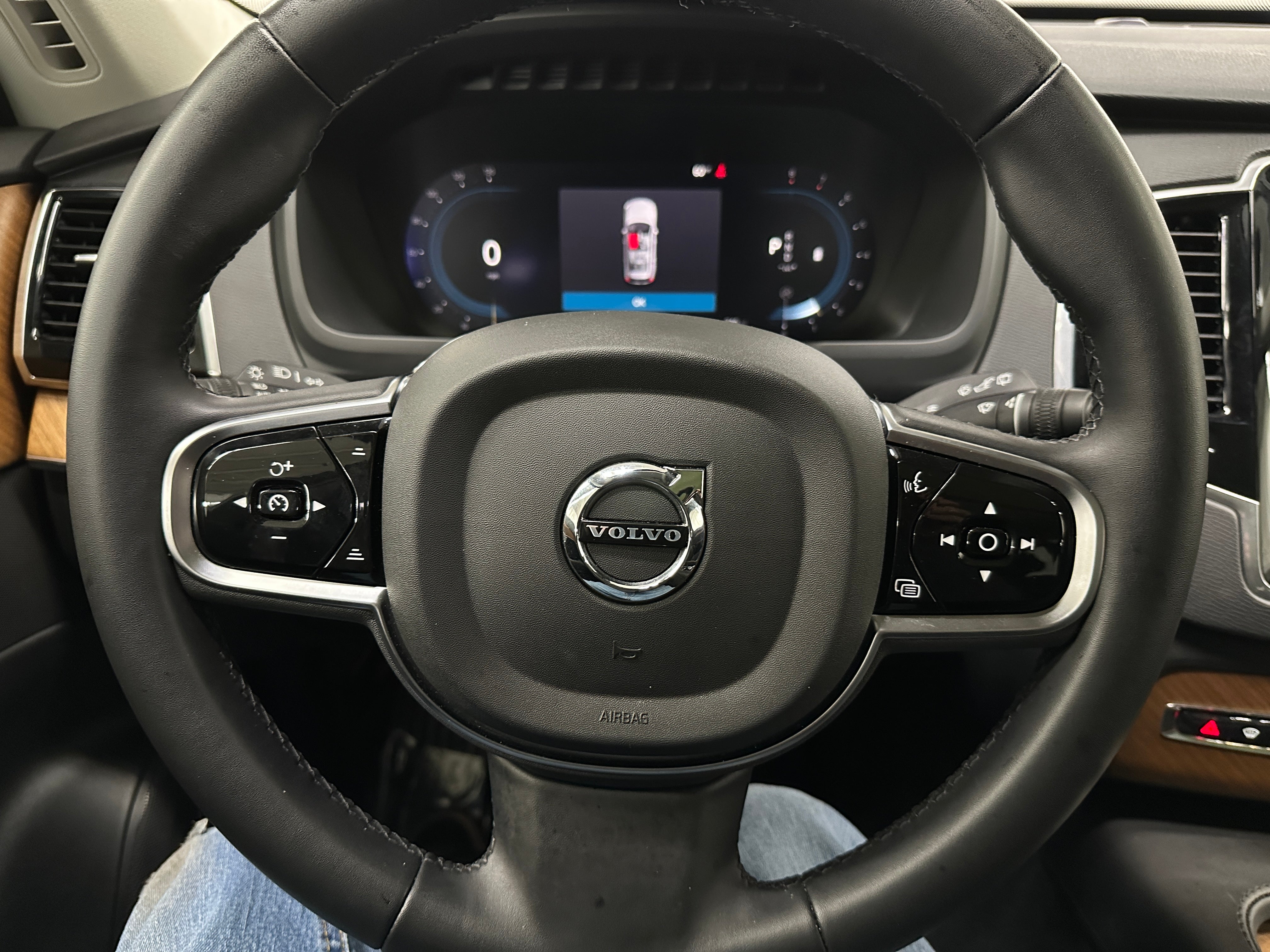 2024 Volvo XC90 B5 Plus 4