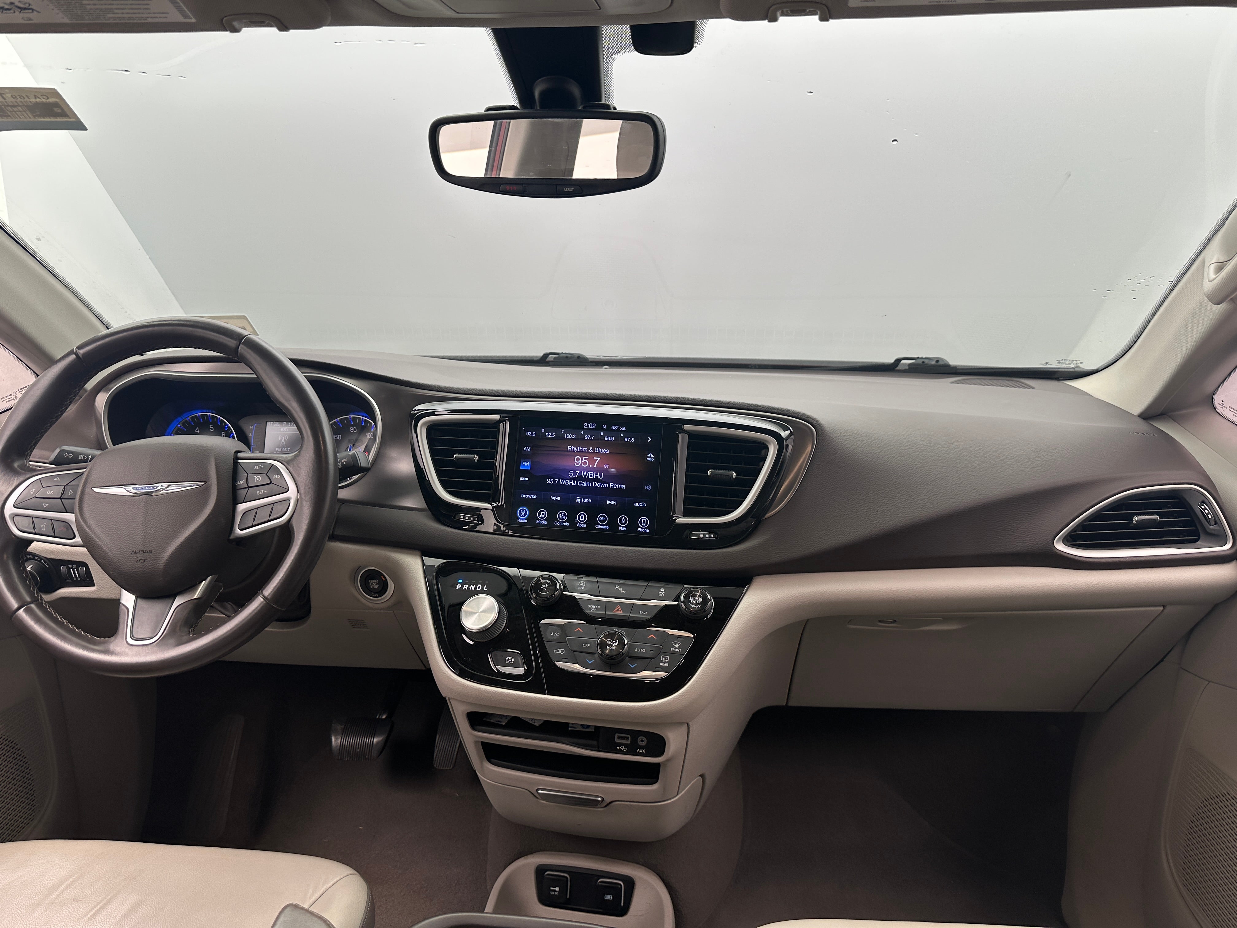 2017 Chrysler Pacifica Touring L 3