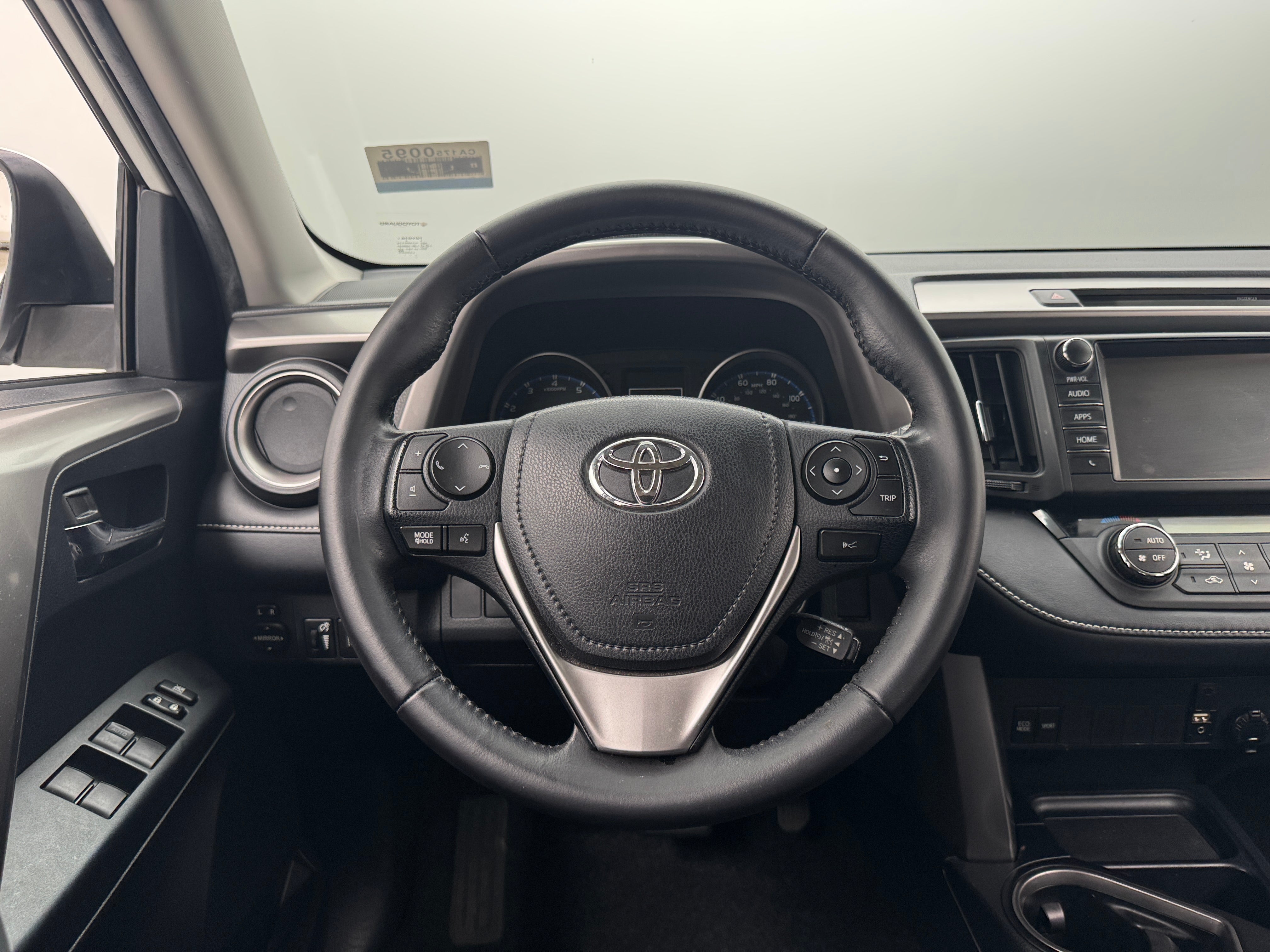 2017 Toyota RAV4 XLE 5