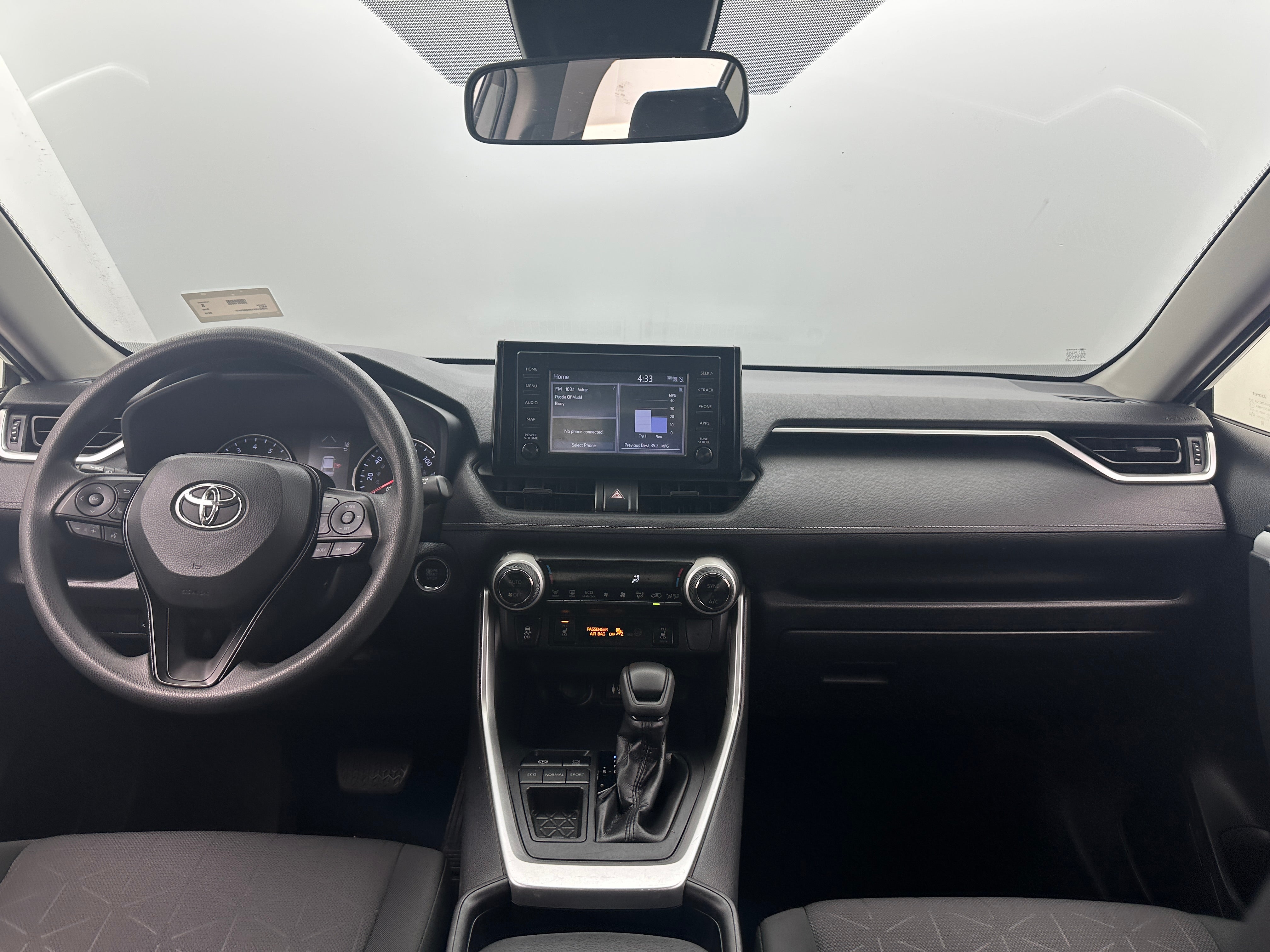 2019 Toyota RAV4 XLE 3