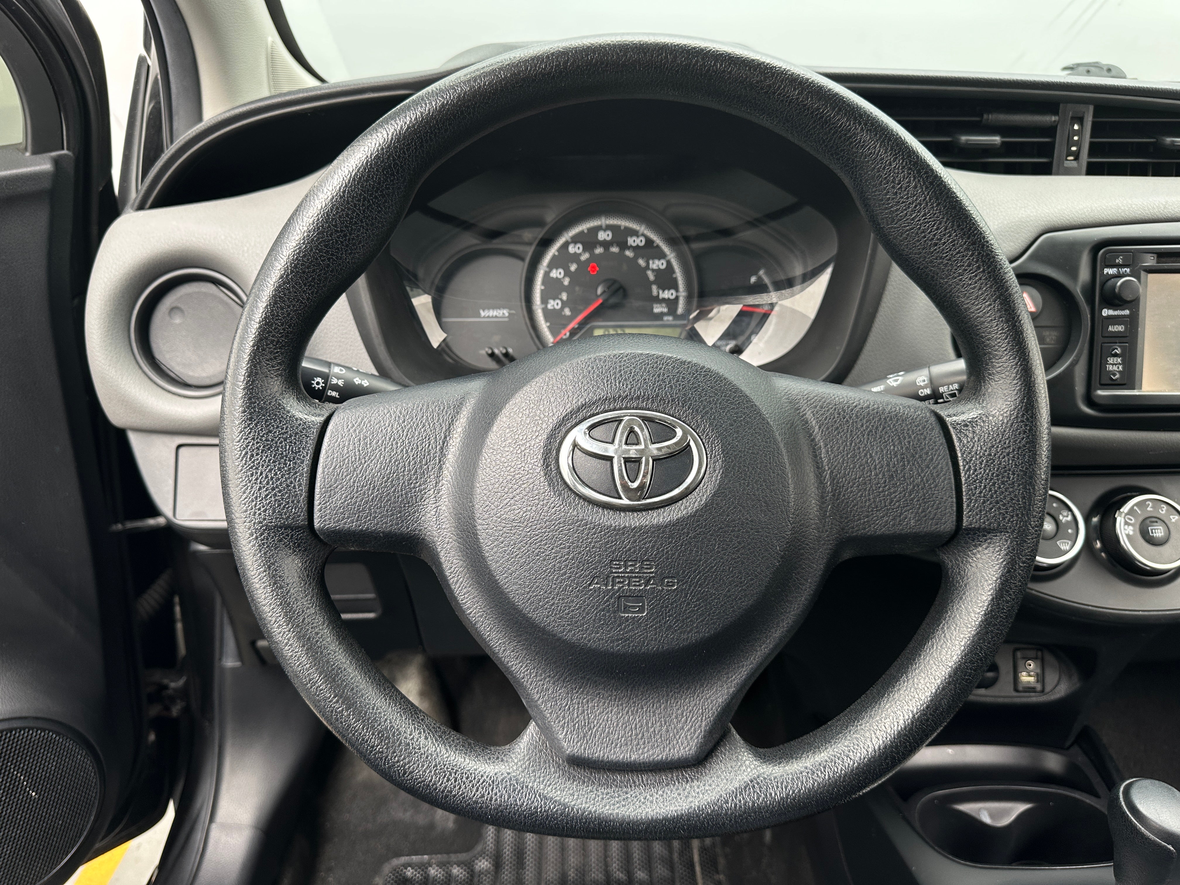 2015 Toyota Yaris L 5