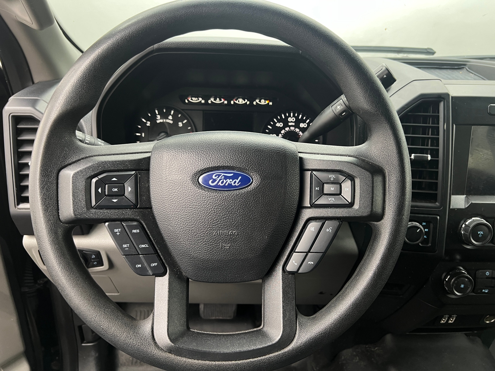 Thumbnail: 2019 Ford Econoline - 5