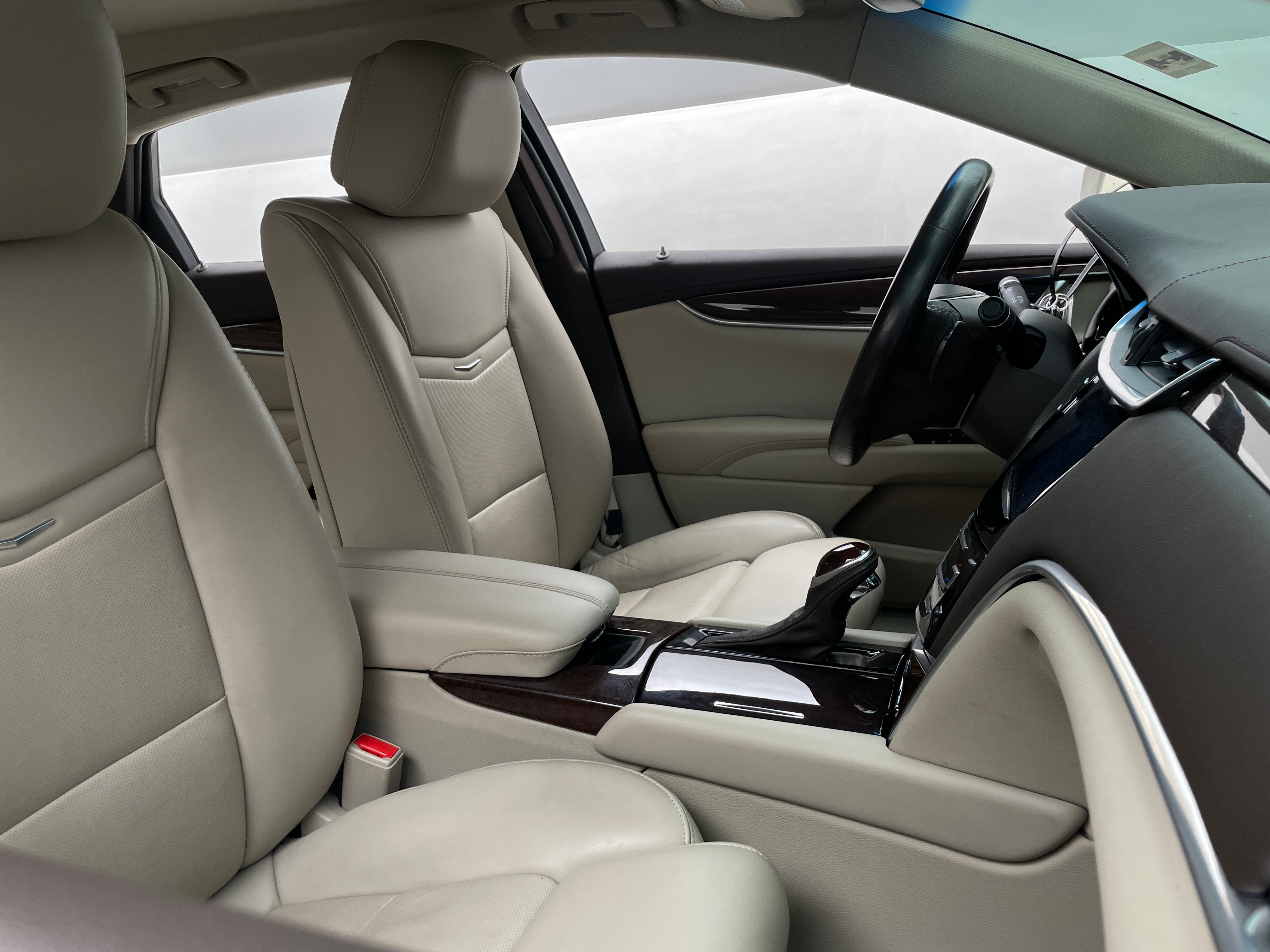 2014 Cadillac XTS Luxury 2