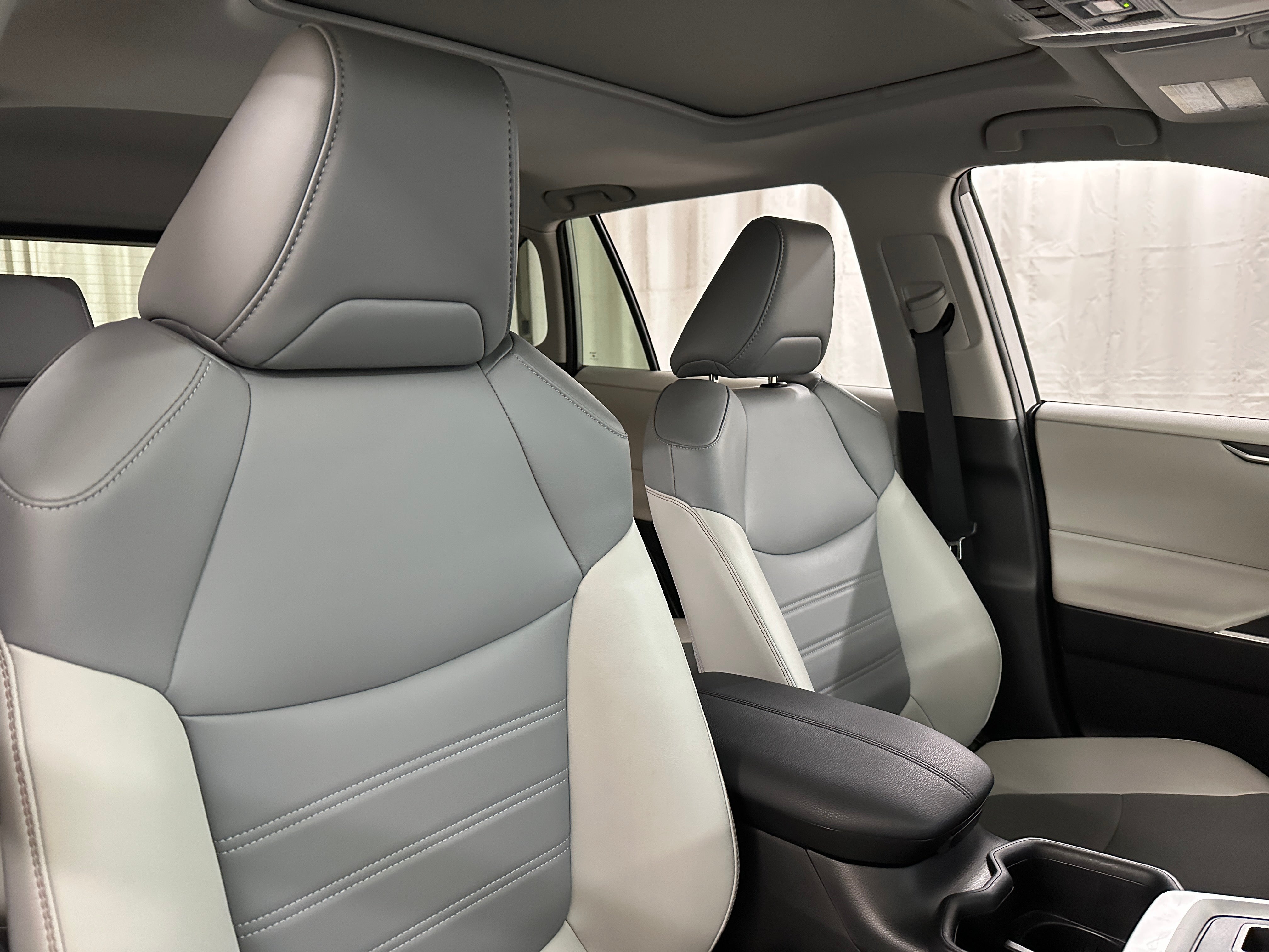 2024 Toyota RAV4 XLE Premium 2