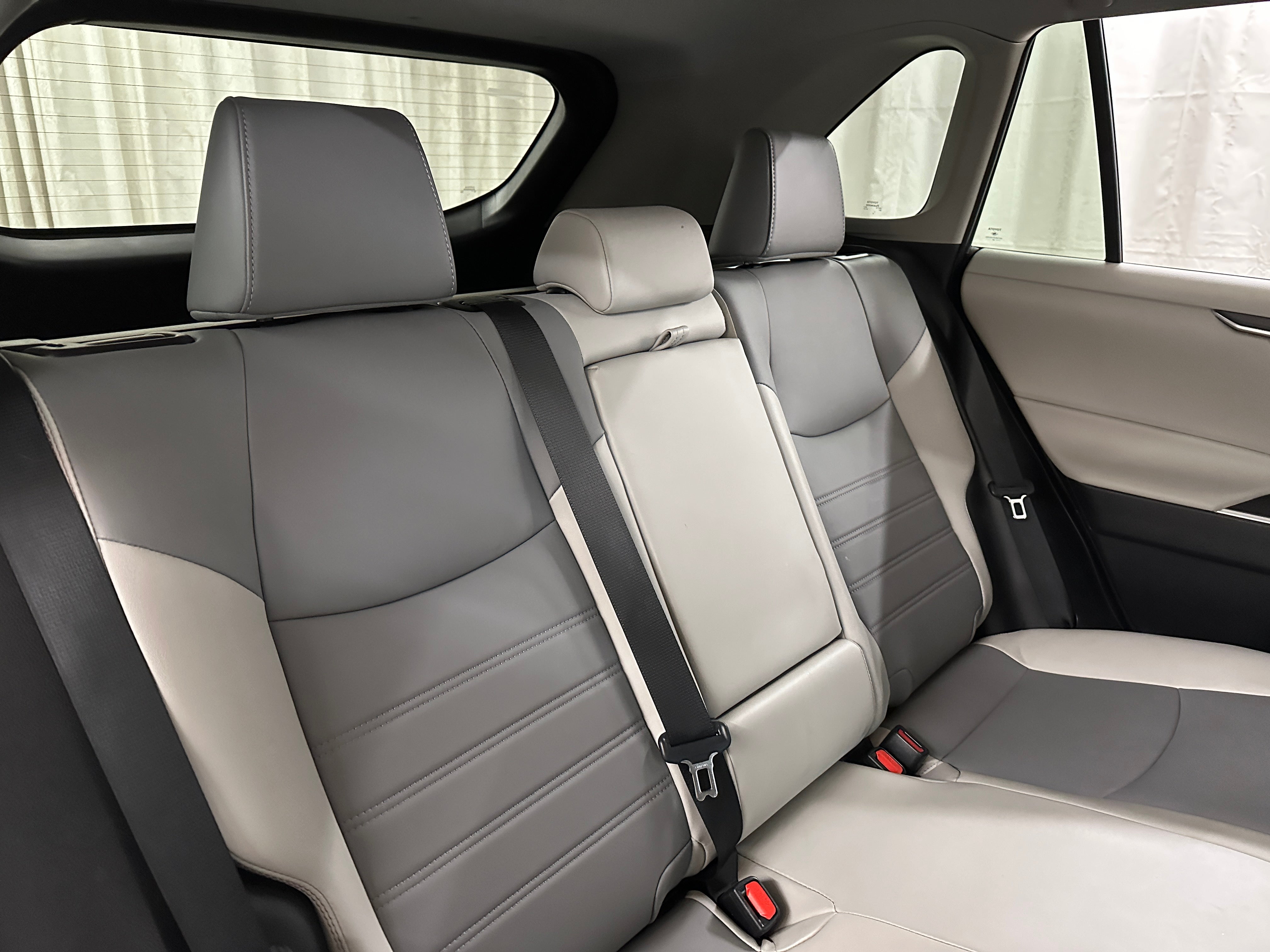 2024 Toyota RAV4 XLE Premium 6
