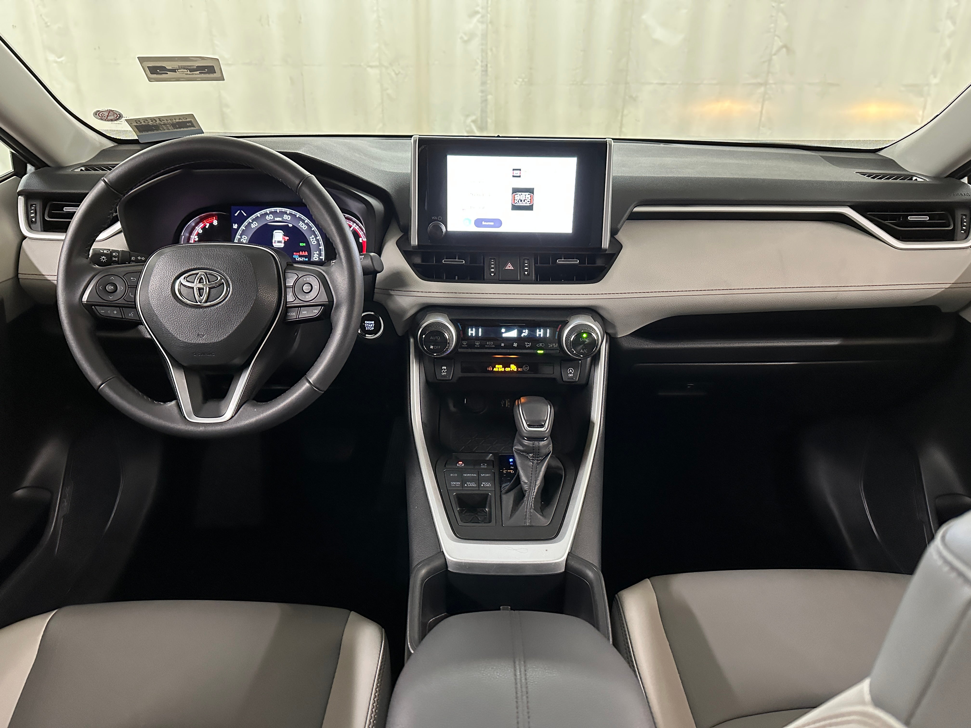 2024 Toyota RAV4 XLE Premium 3