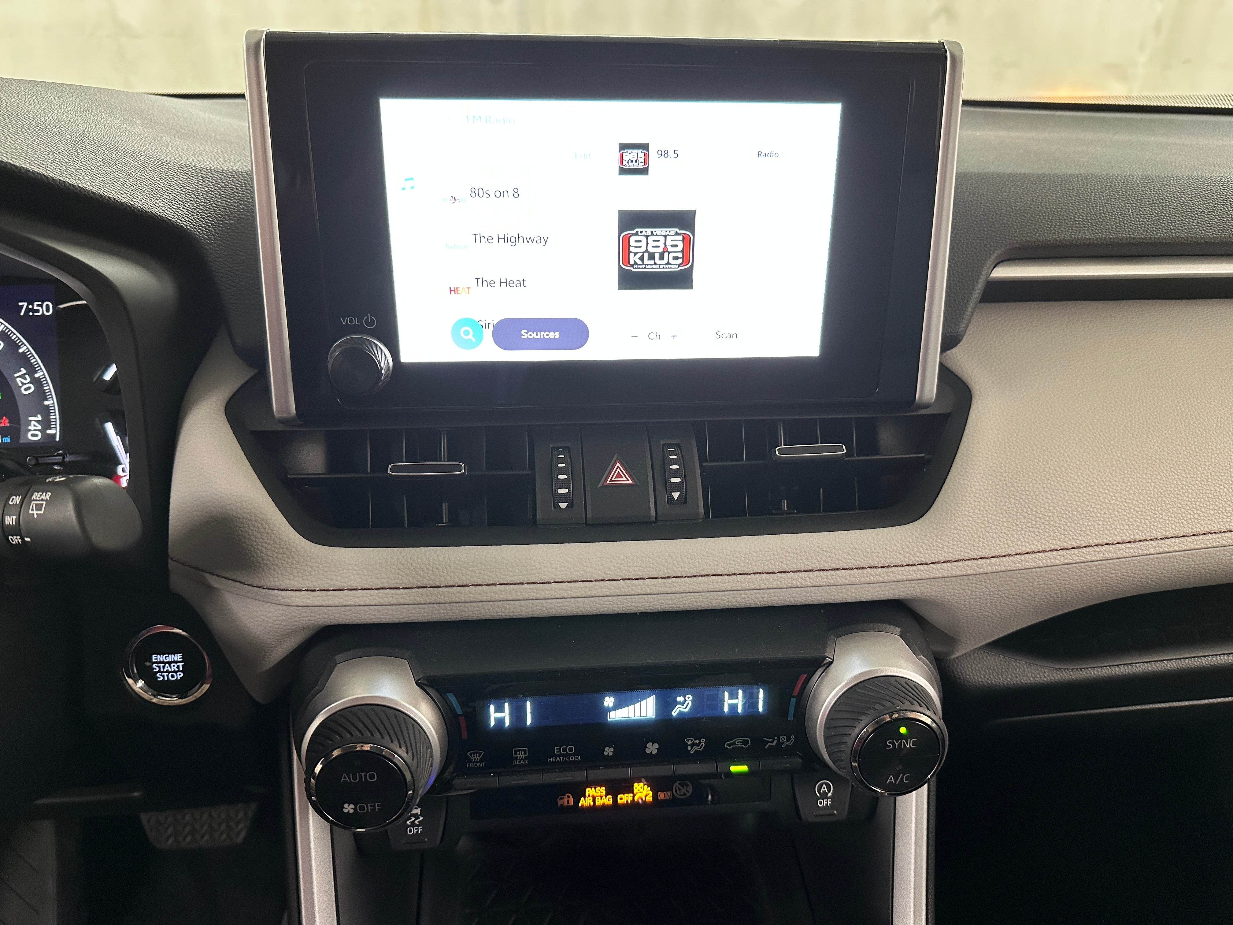 2024 Toyota RAV4 XLE Premium 4