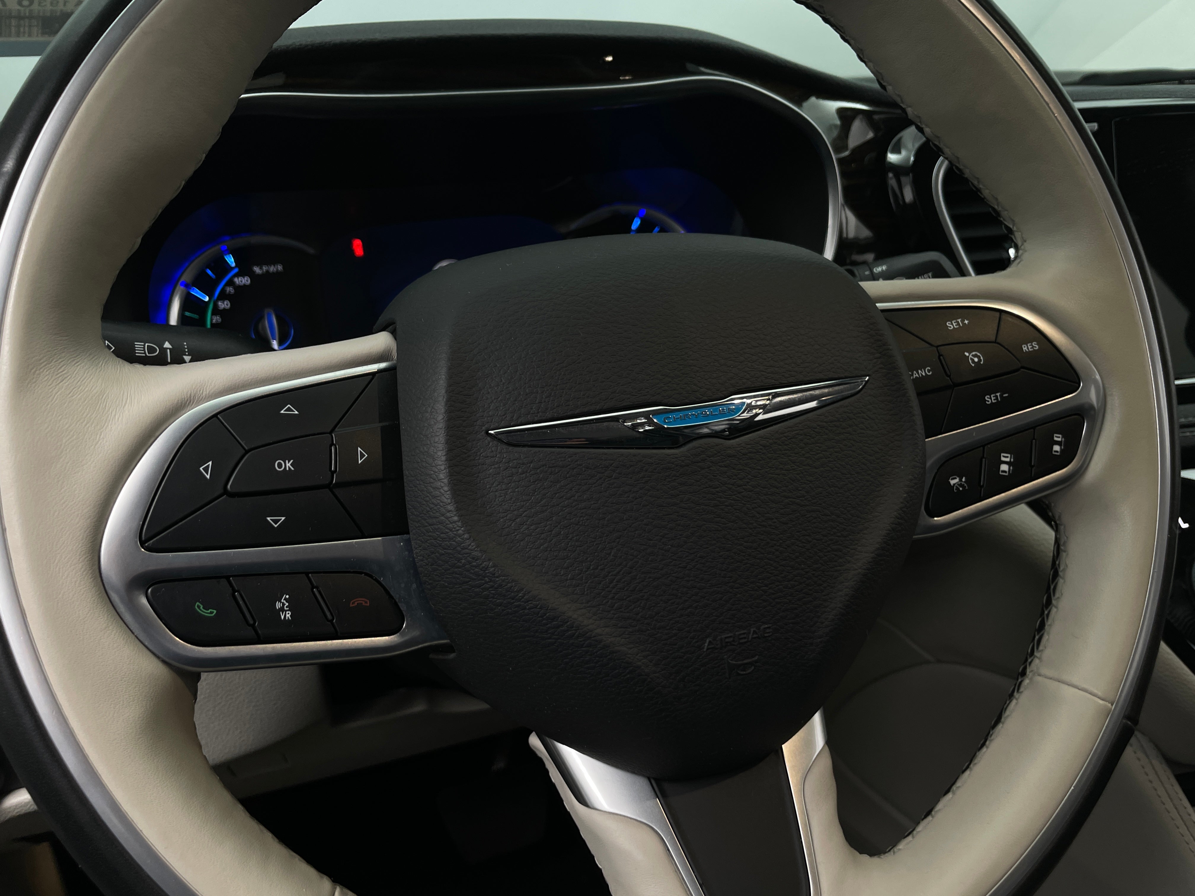 2021 Chrysler Pacifica Hybrid Limited 4