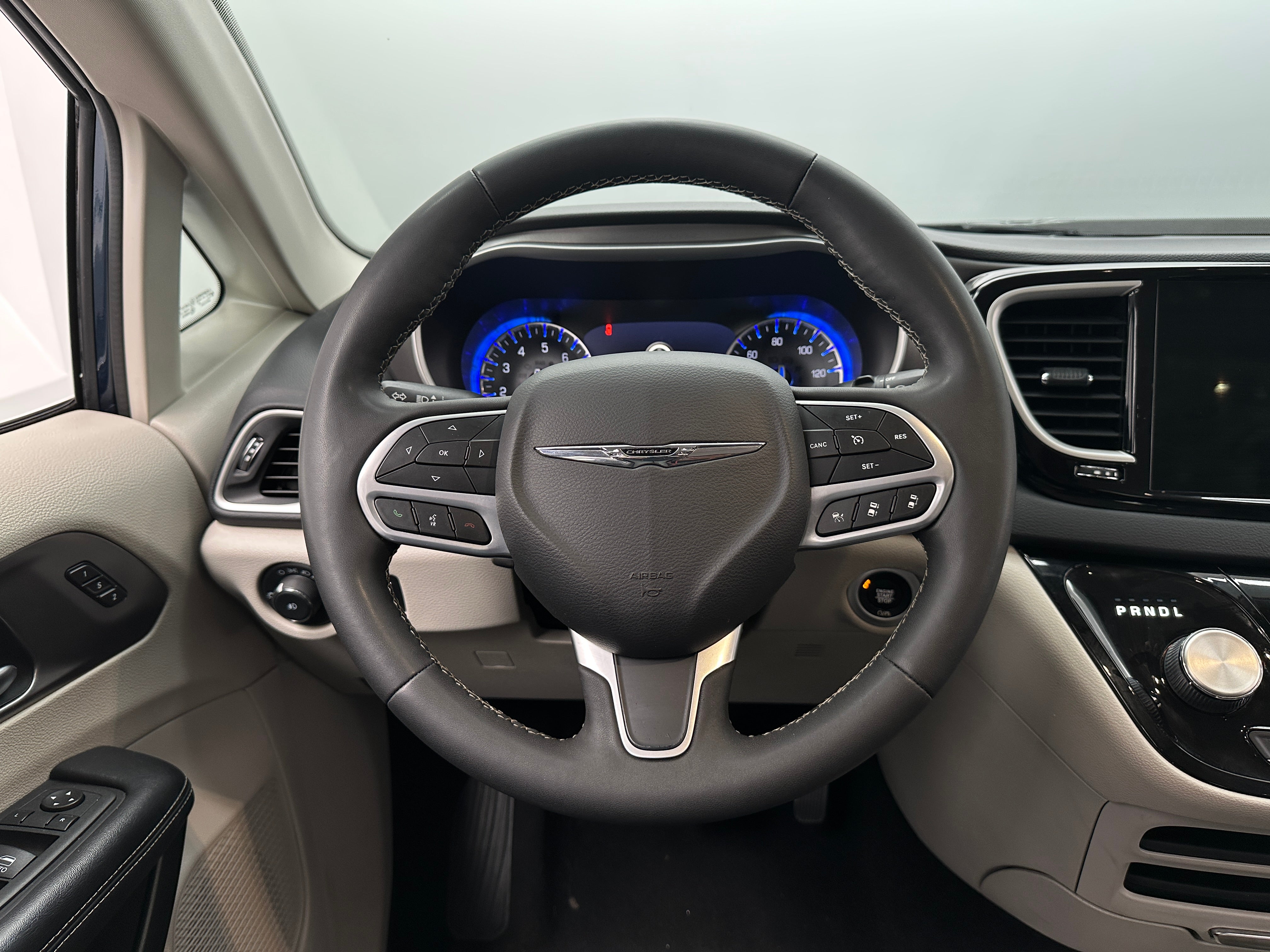 2022 Chrysler Pacifica Touring L 5