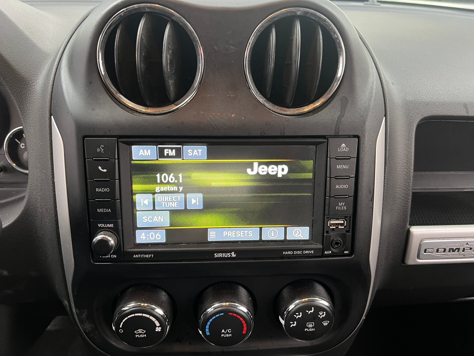 Thumbnail: 2016 Jeep Compass - 3