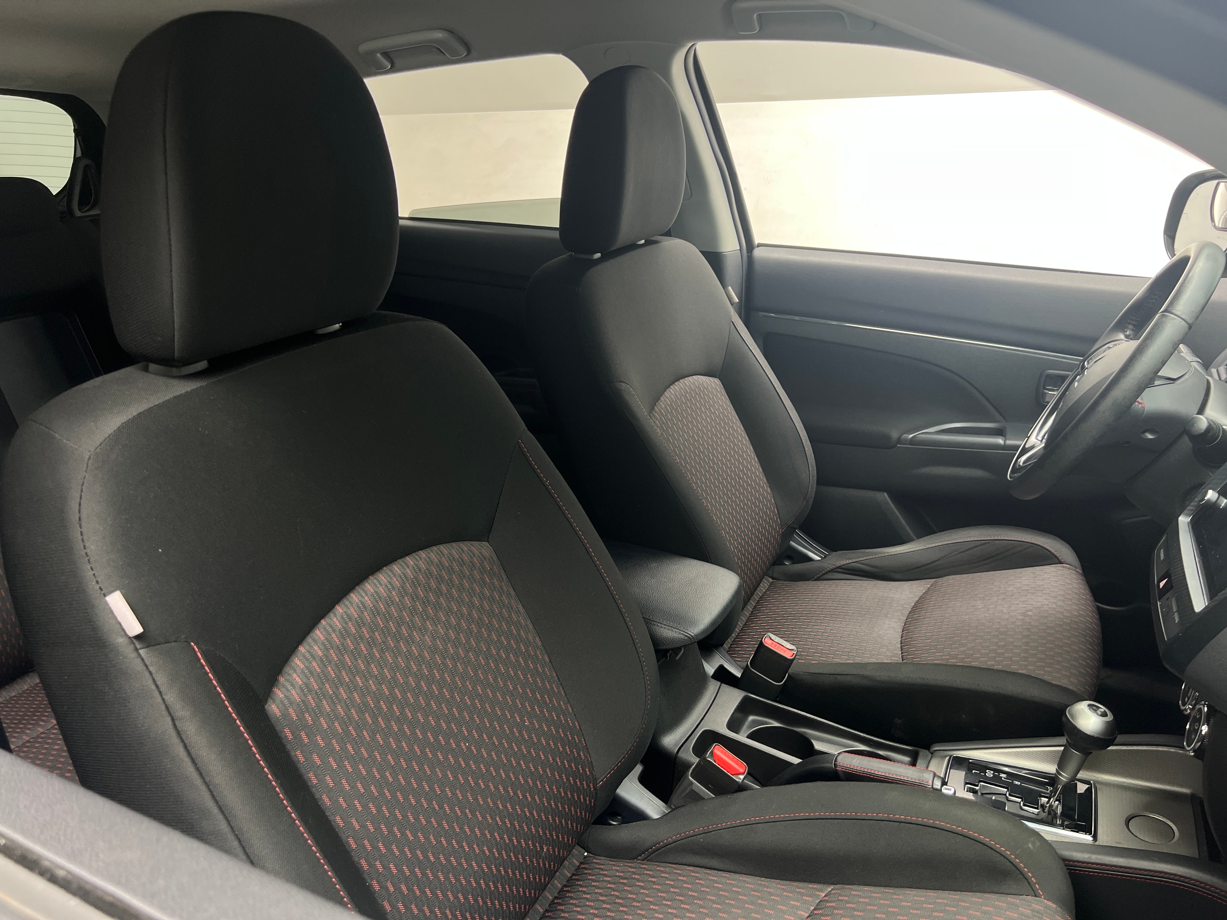 2019 Mitsubishi Outlander Sport LE 2