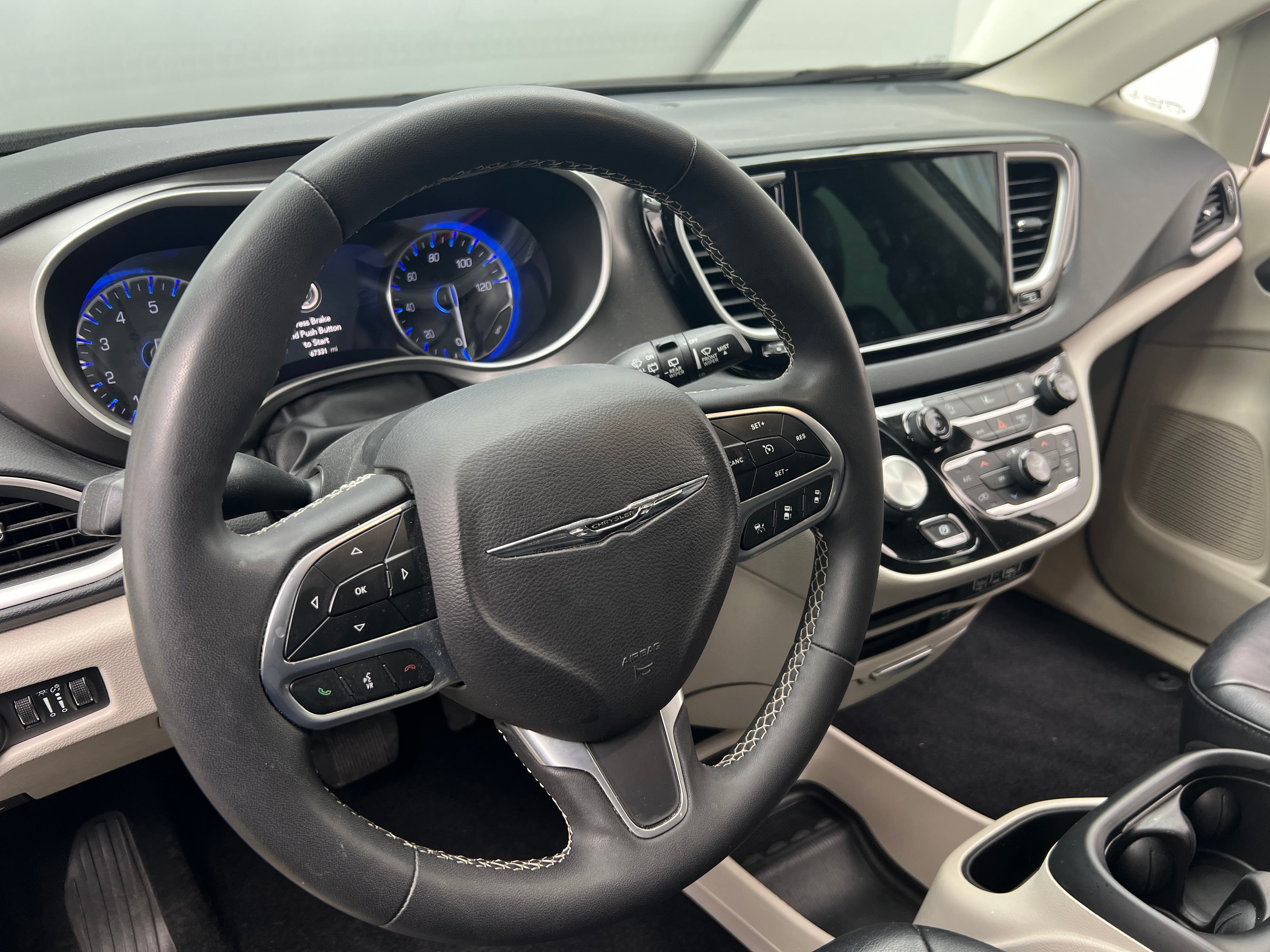 2022 Chrysler Pacifica Touring L 5