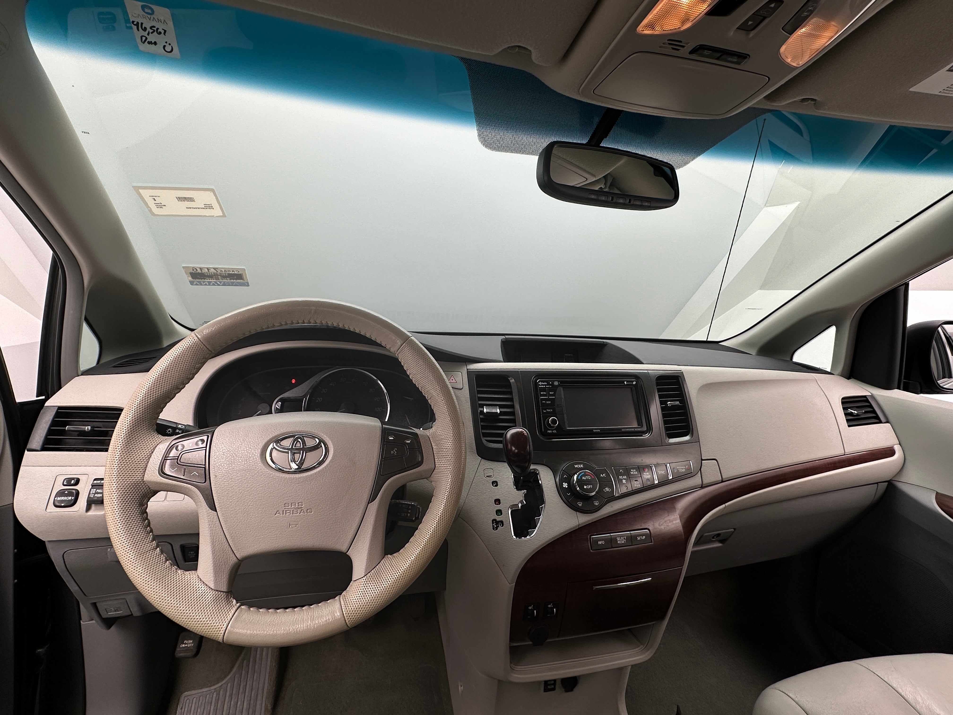 2014 Toyota Sienna XLE 3