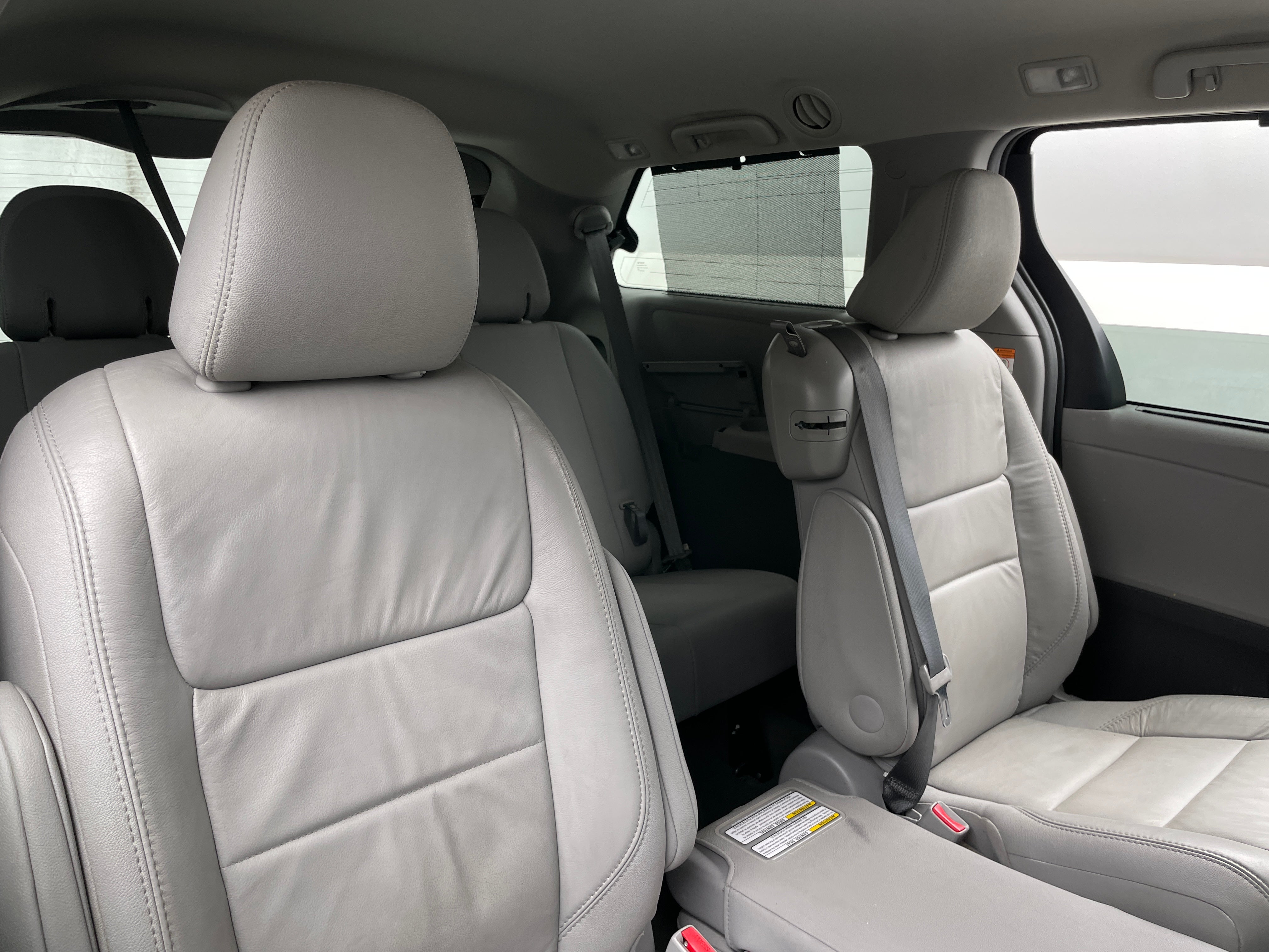 2017 Toyota Sienna XLE 5