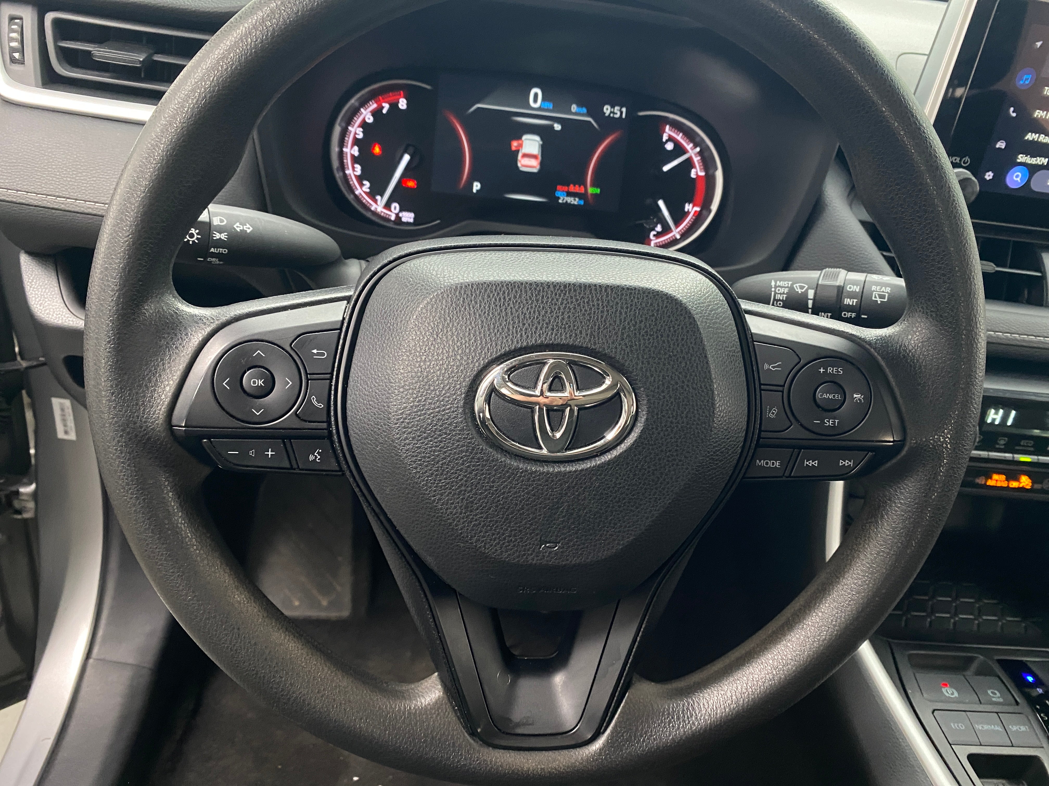 2023 Toyota RAV4 XLE 5