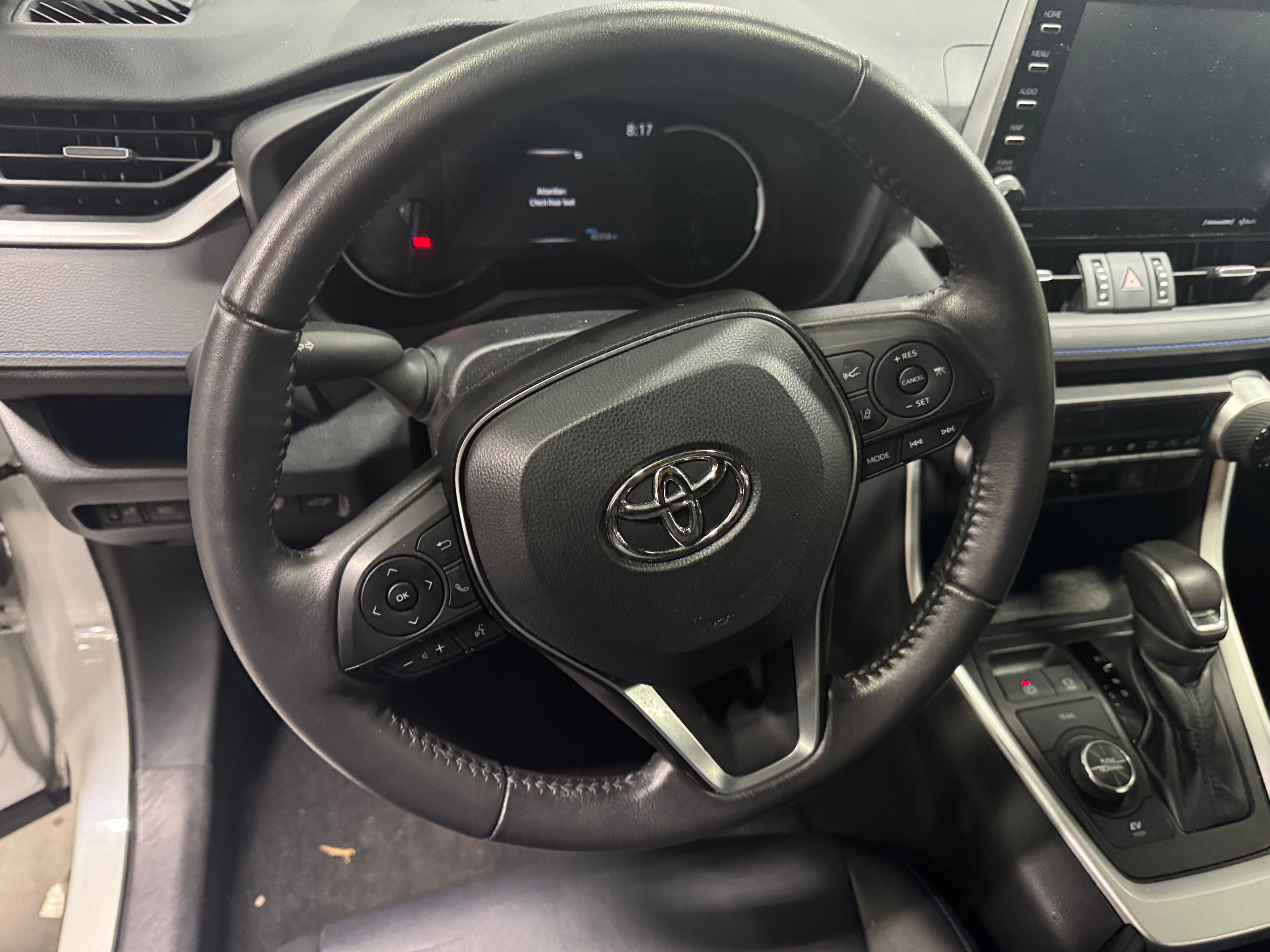 2022 Toyota RAV4 XSE 4