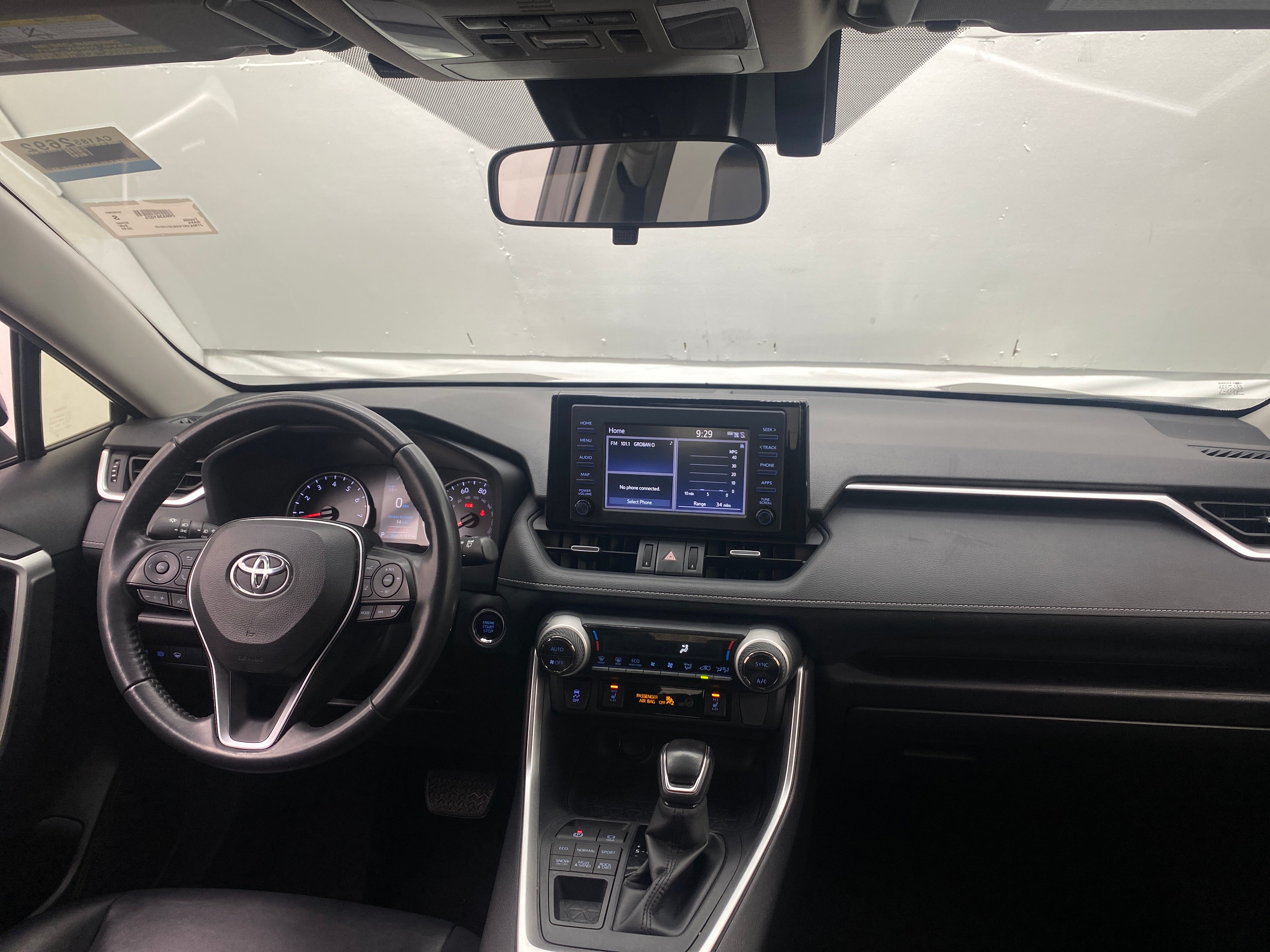 2019 Toyota RAV4 XLE Premium 3