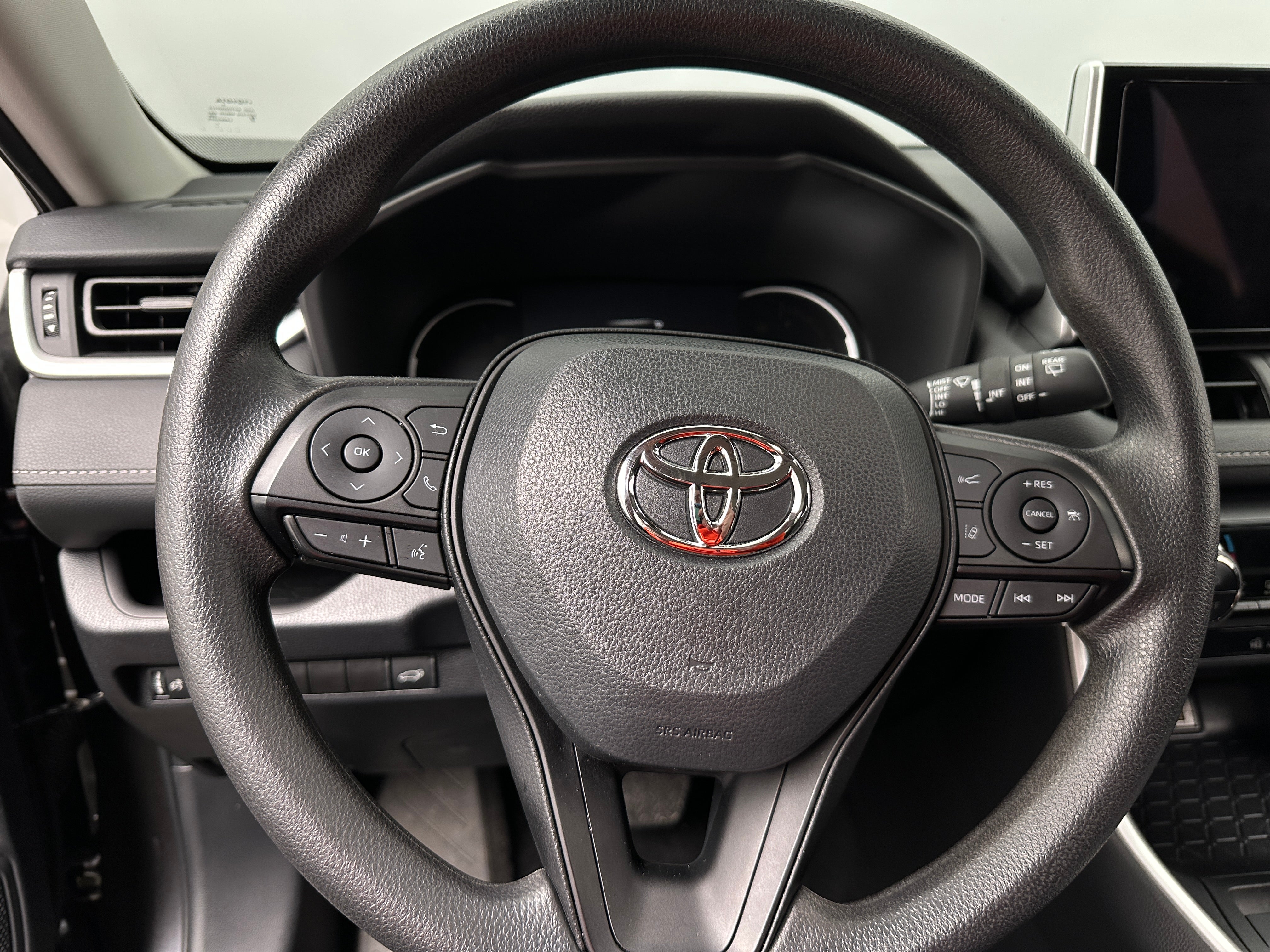 2024 Toyota RAV4 XLE 5