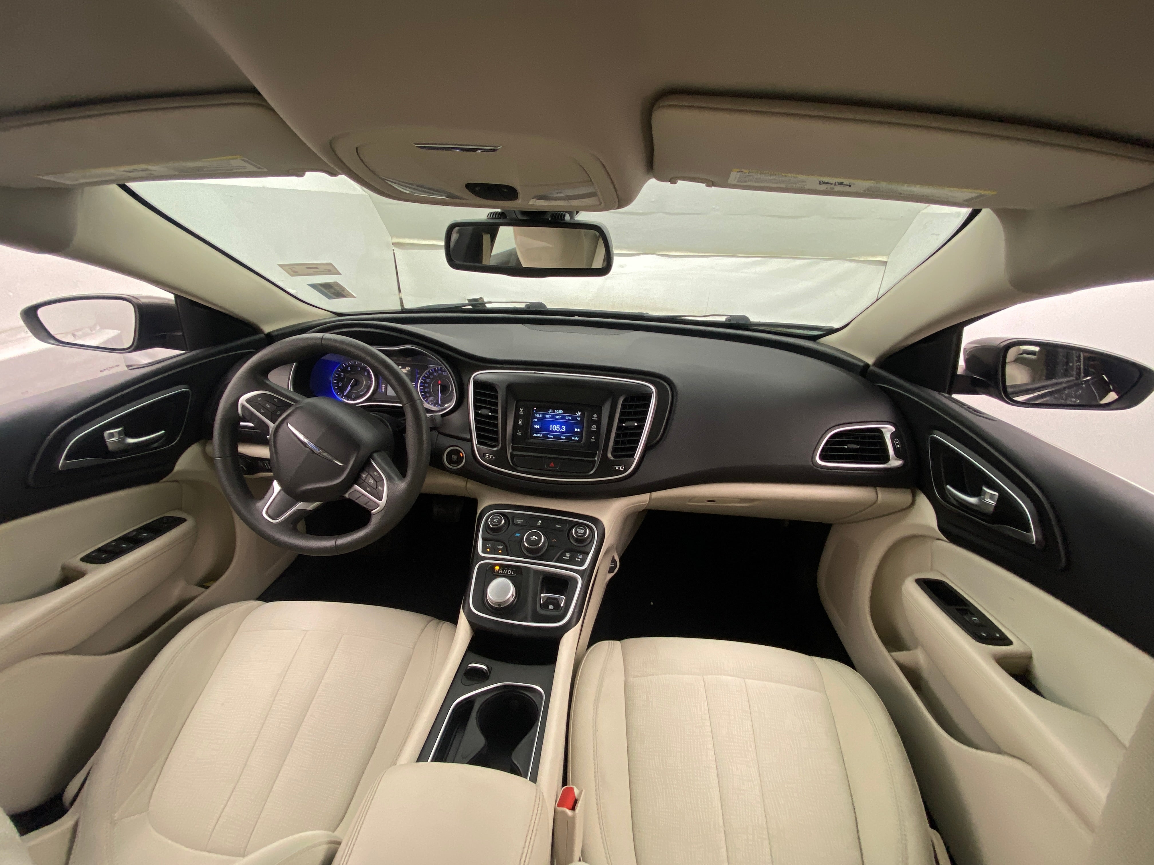 2016 Chrysler 200 Limited 3