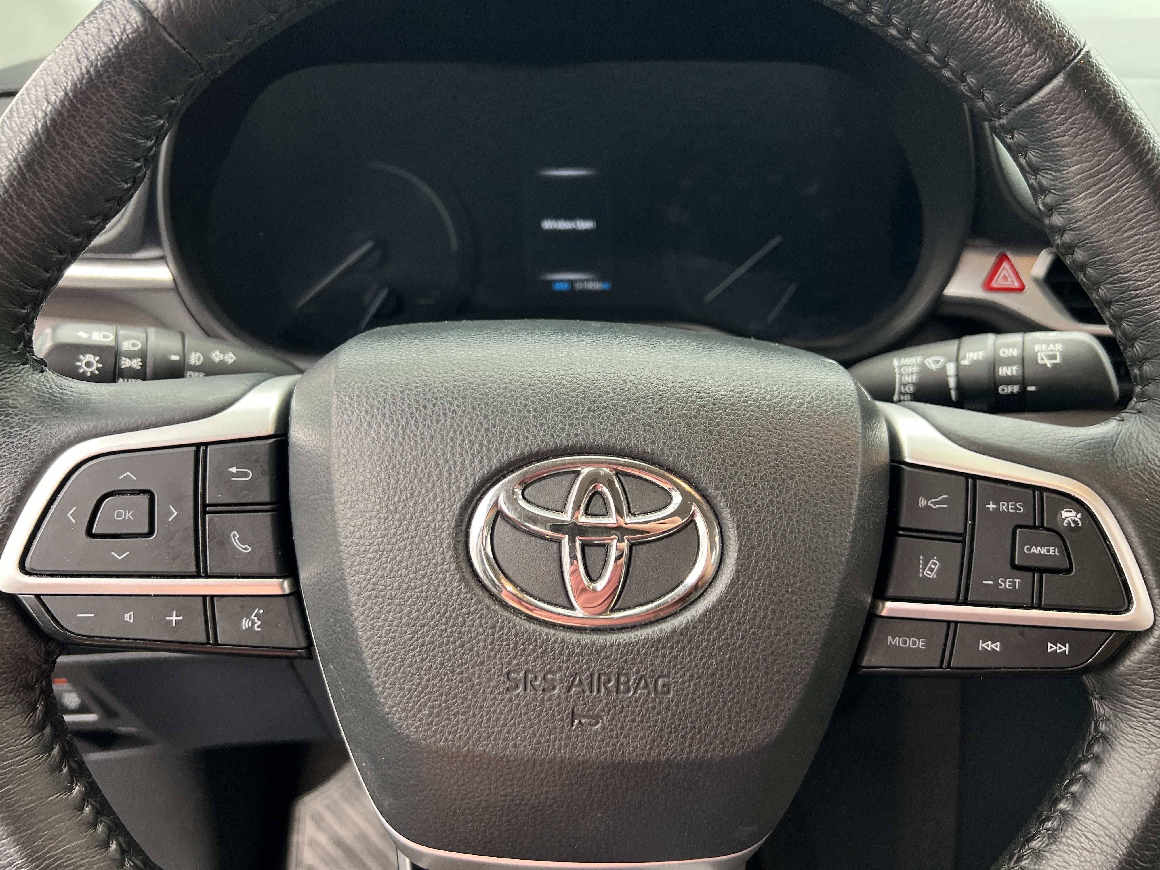 2023 Toyota Sienna XLE 5