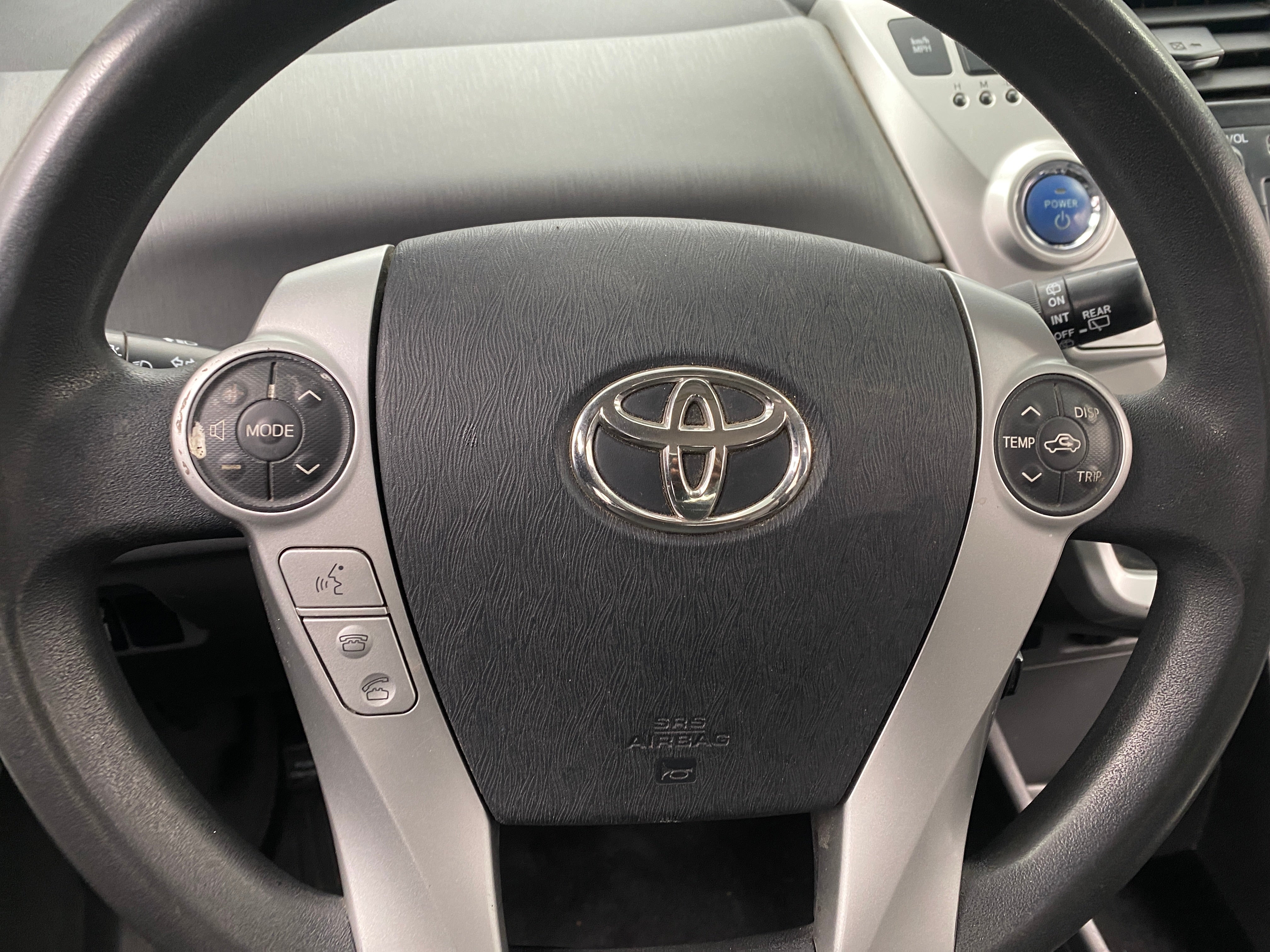 2012 Toyota Prius v Three 5