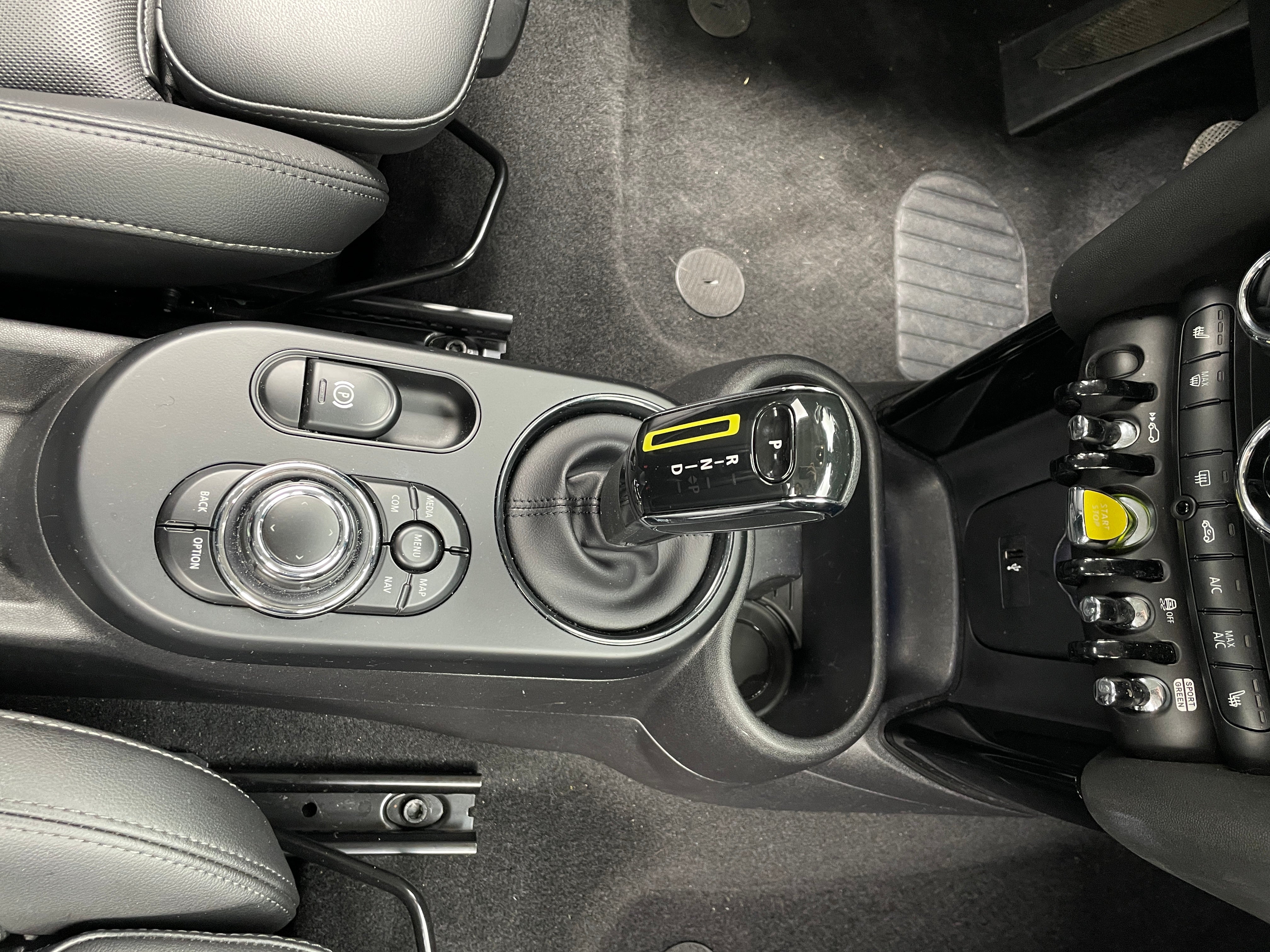 Used 2022 MINI Hardtop 2 Door SE with VIN WMW13DJ09N2R39576 for sale in Auburn, WA