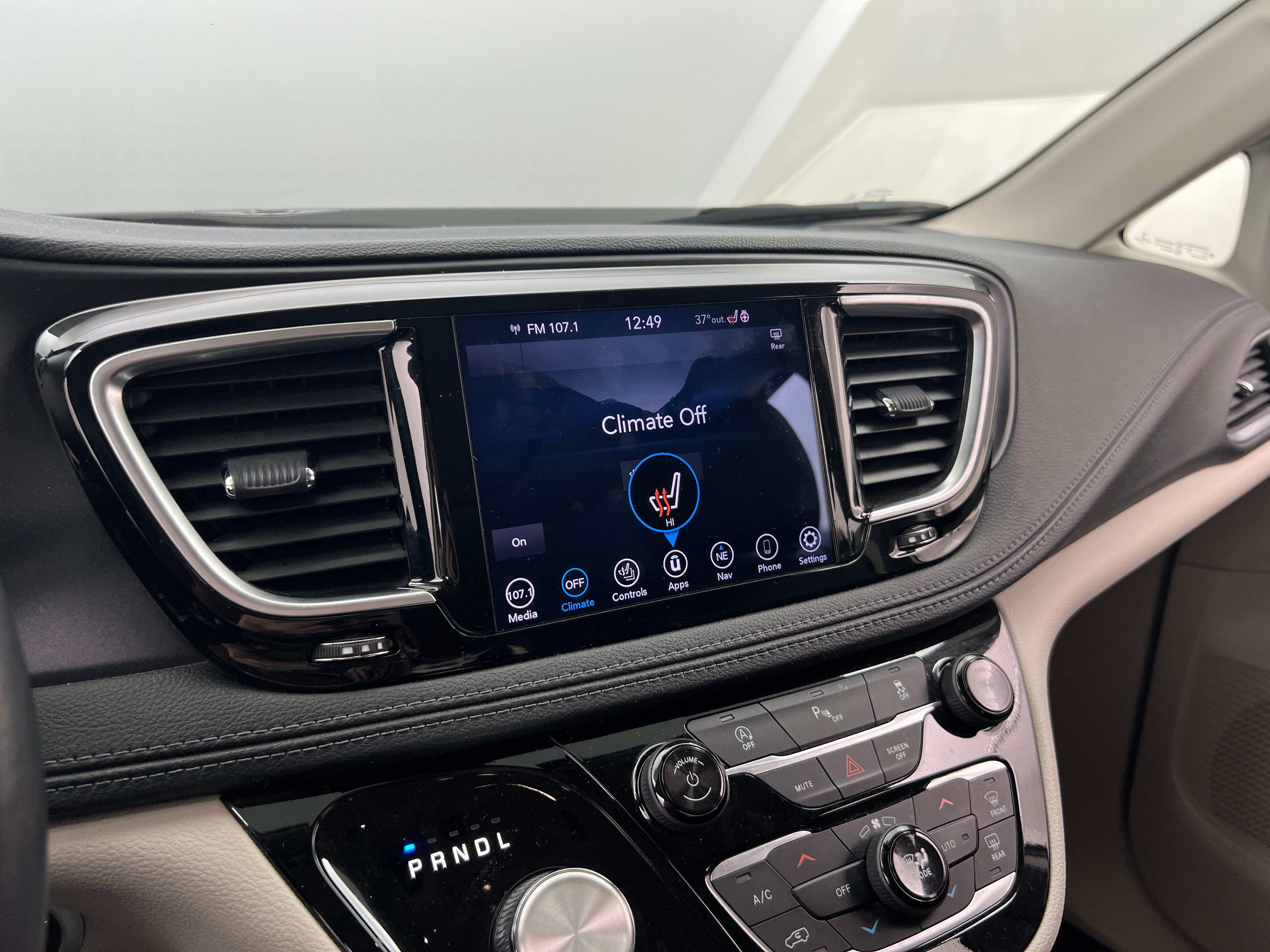 2020 Chrysler Pacifica Limited 3