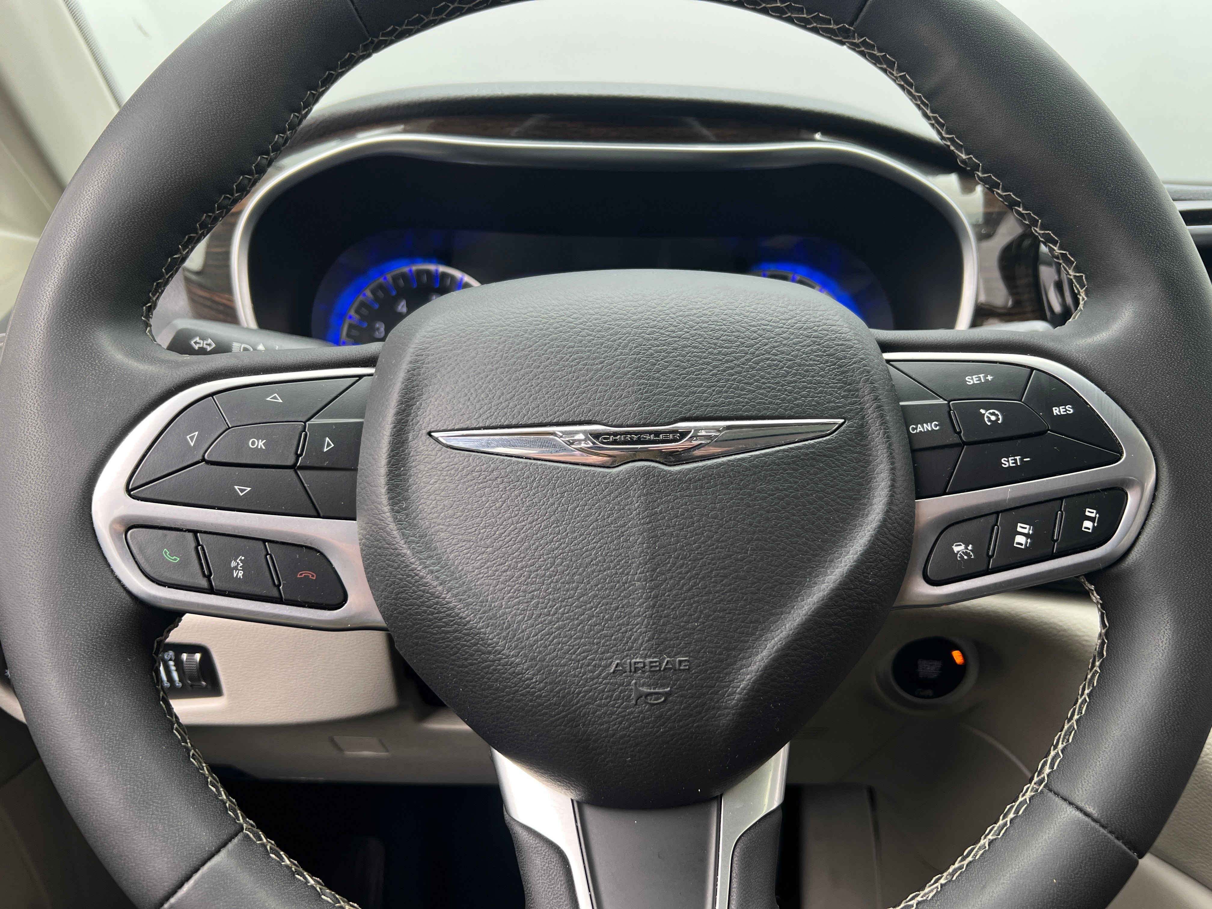 2022 Chrysler Pacifica Limited 4