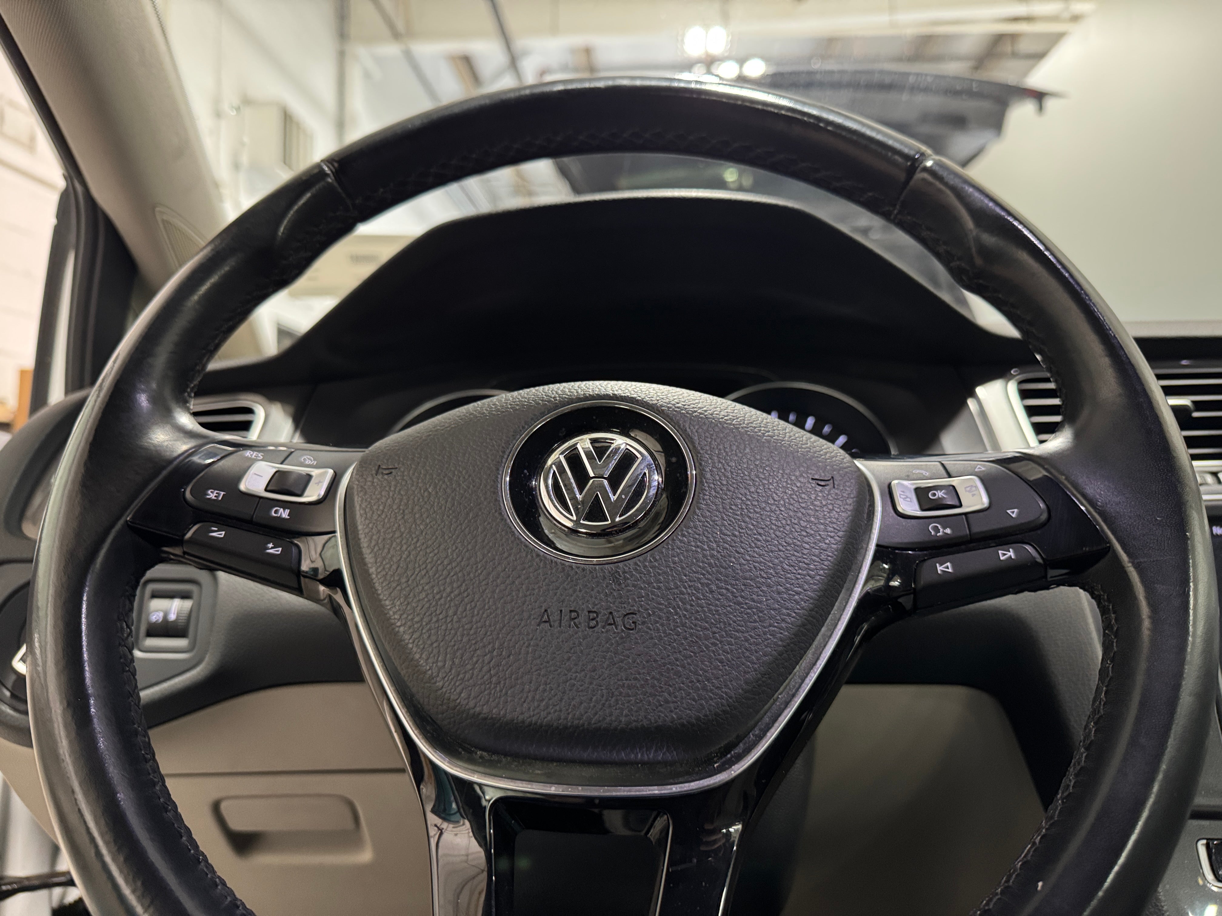 2016 Volkswagen e-Golf SEL Premium 5