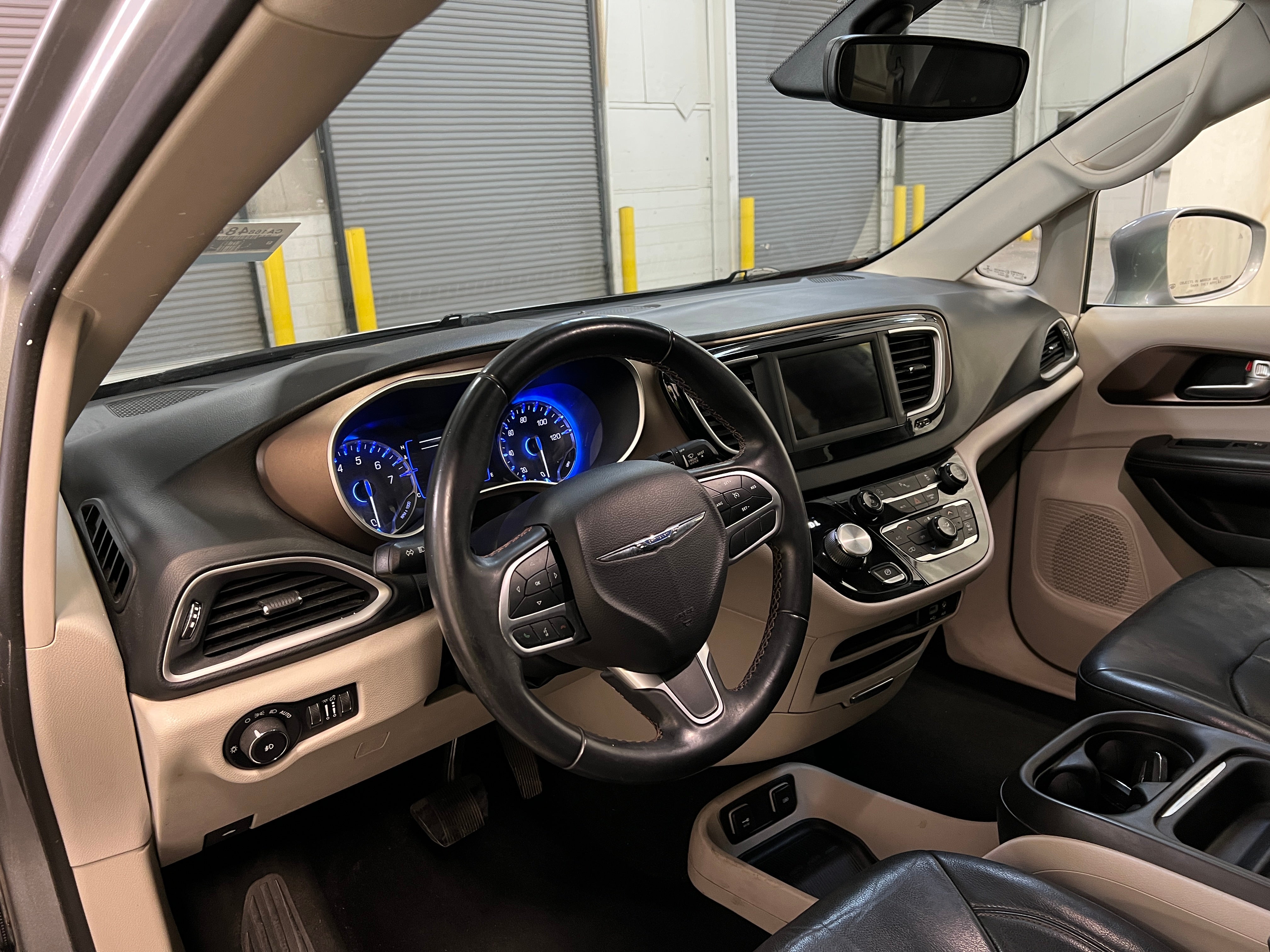 2018 Chrysler Pacifica Touring L 2